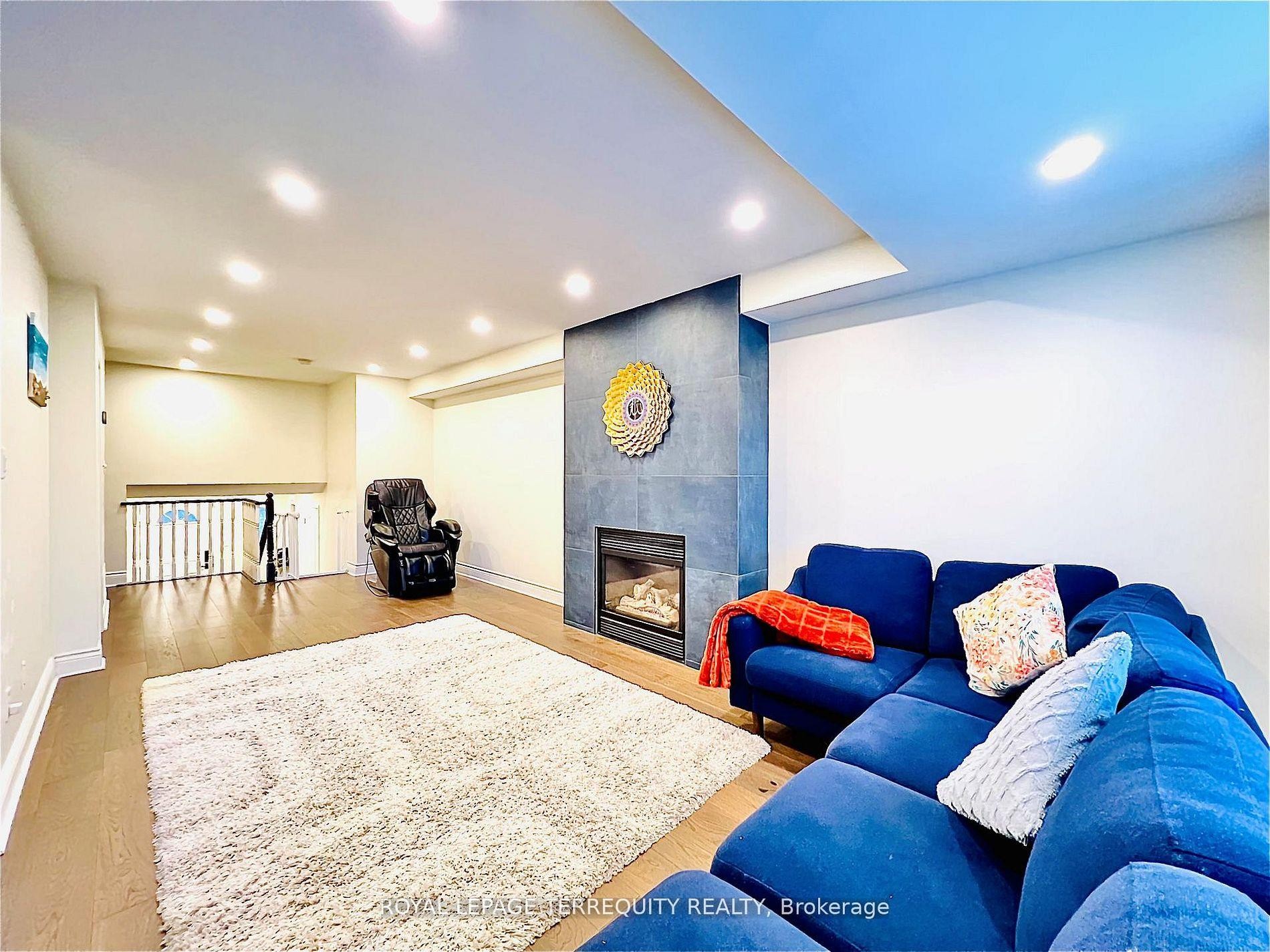 









1084


Queen

Street West, 32B,
Mississauga,




ON
L5H 4K4

