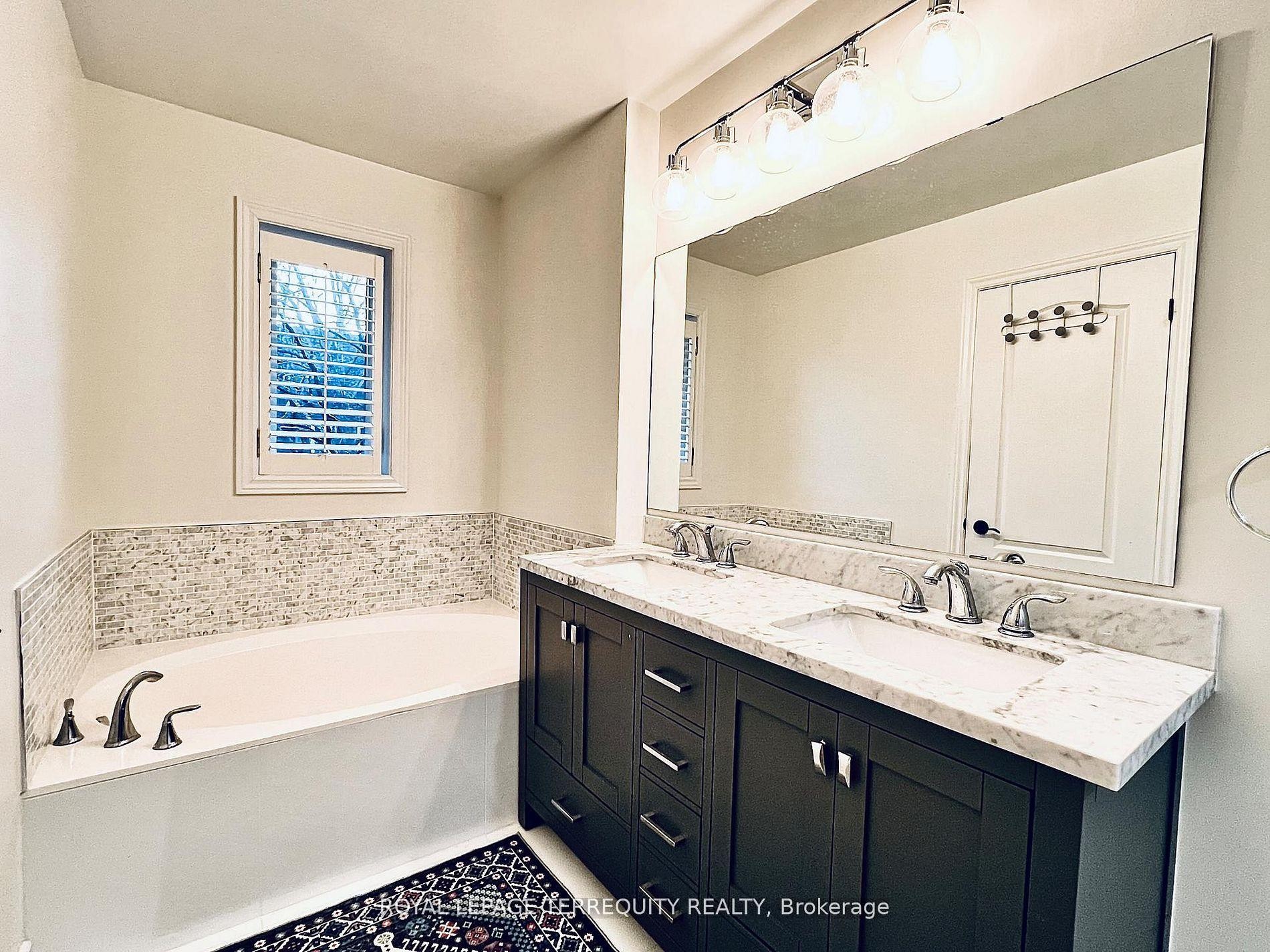 









1084


Queen

Street West, 32B,
Mississauga,




ON
L5H 4K4

