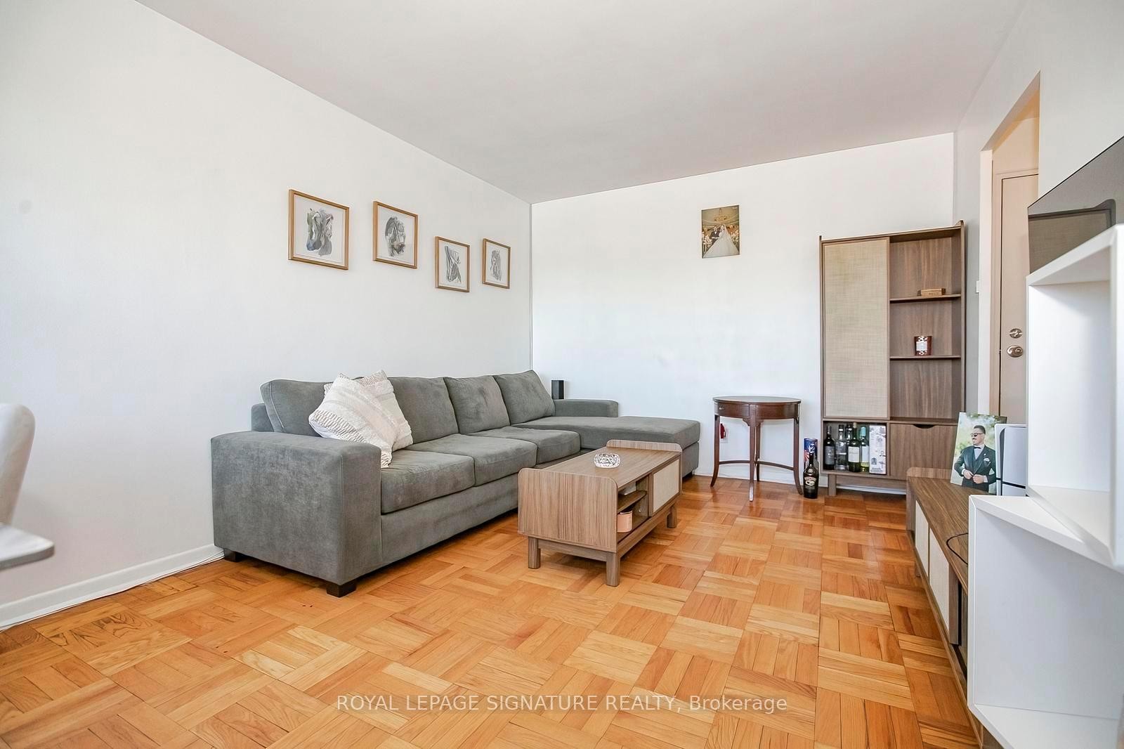 









219


Wilson

Avenue, 305,
Toronto,




ON
M5M 3B2

