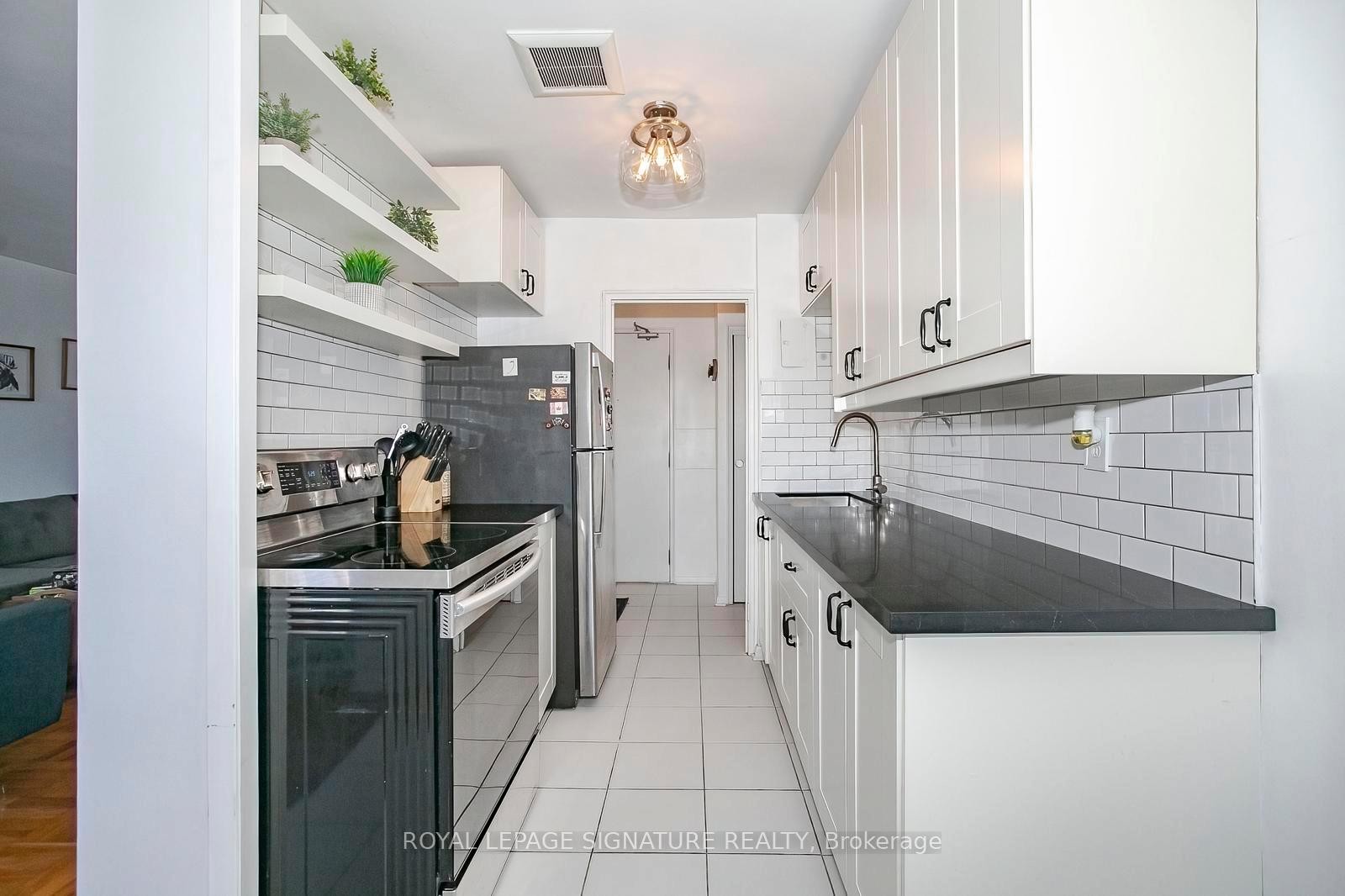 









219


Wilson

Avenue, 305,
Toronto,




ON
M5M 3B2

