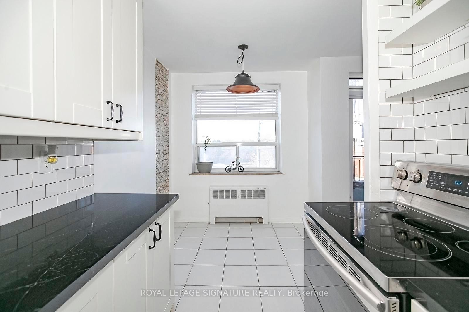 









219


Wilson

Avenue, 305,
Toronto,




ON
M5M 3B2

