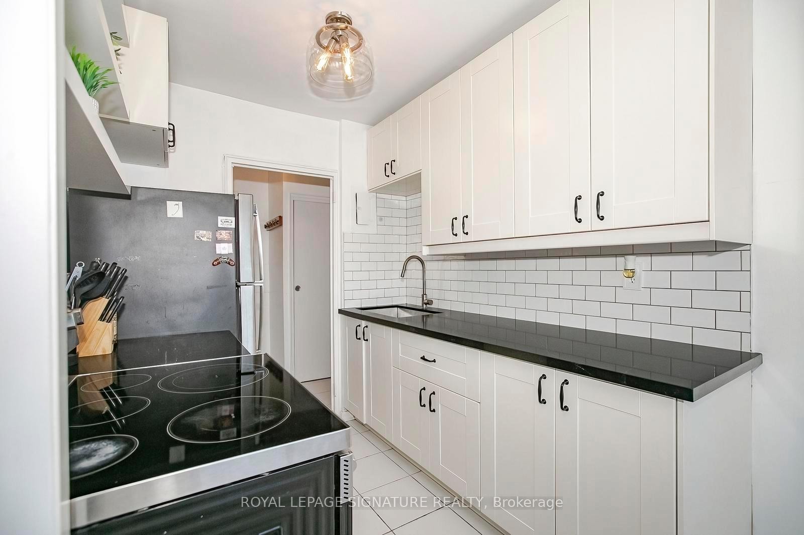 









219


Wilson

Avenue, 305,
Toronto,




ON
M5M 3B2

