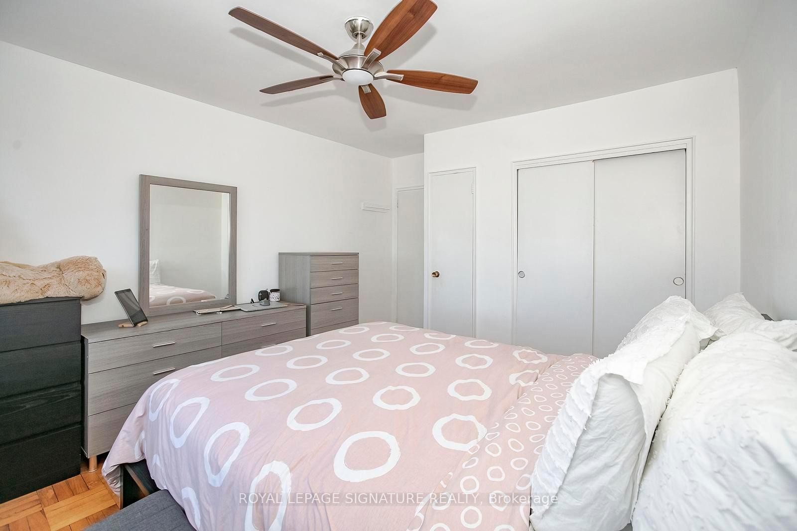 









219


Wilson

Avenue, 305,
Toronto,




ON
M5M 3B2

