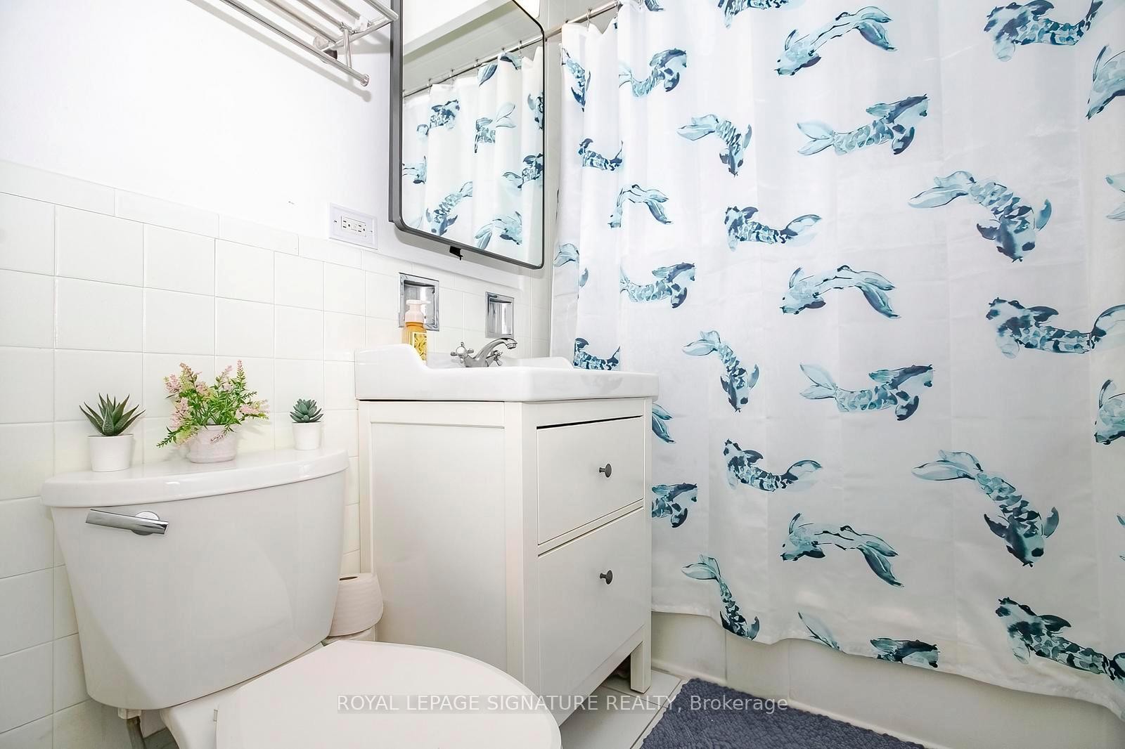 









219


Wilson

Avenue, 305,
Toronto,




ON
M5M 3B2

