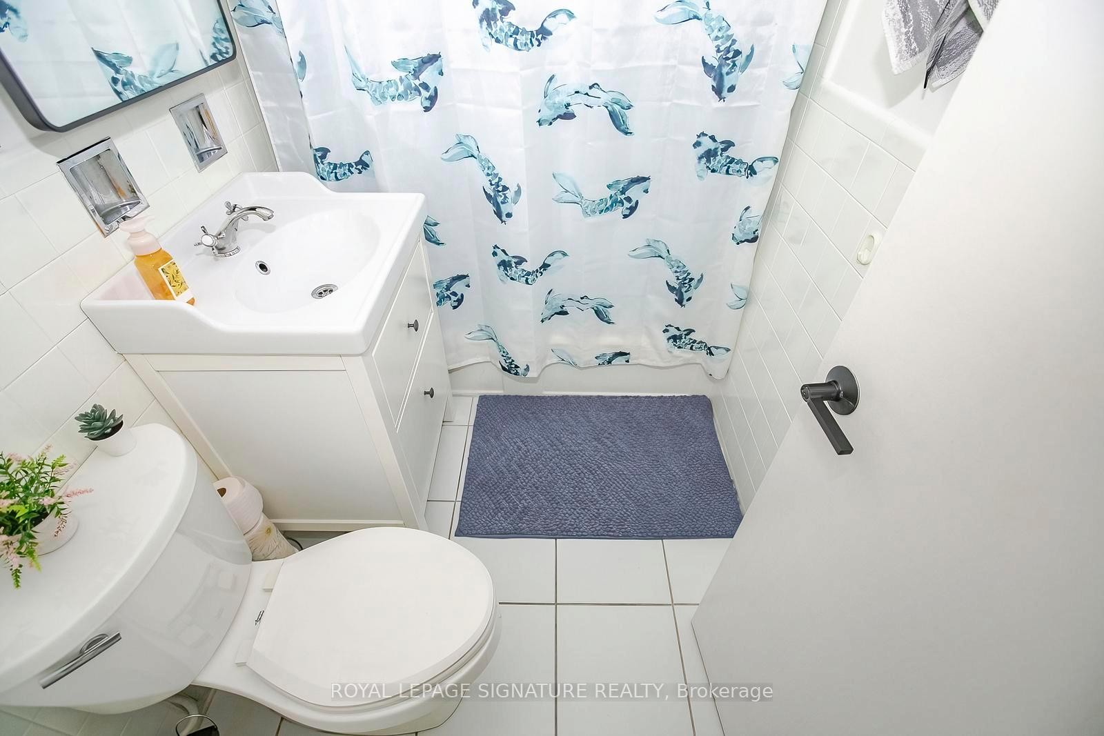 









219


Wilson

Avenue, 305,
Toronto,




ON
M5M 3B2

