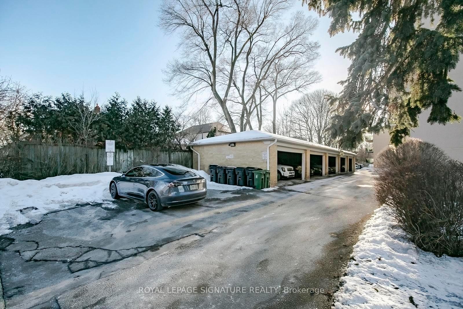 









219


Wilson

Avenue, 305,
Toronto,




ON
M5M 3B2

