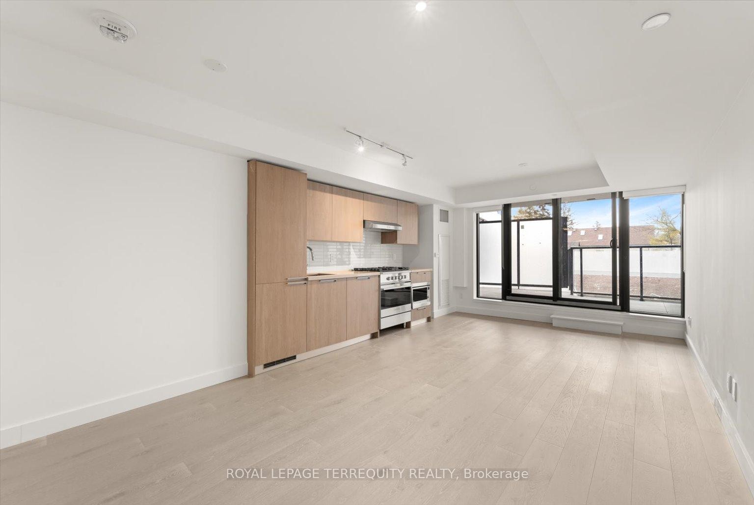 









160


Kingsway

Crescent, 219,
Toronto,




ON
M8X 0B5

