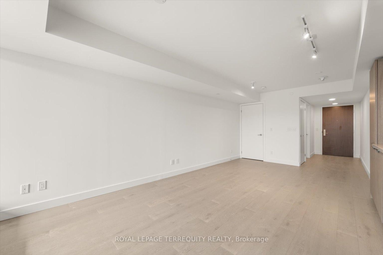 









160


Kingsway

Crescent, 219,
Toronto,




ON
M8X 0B5

