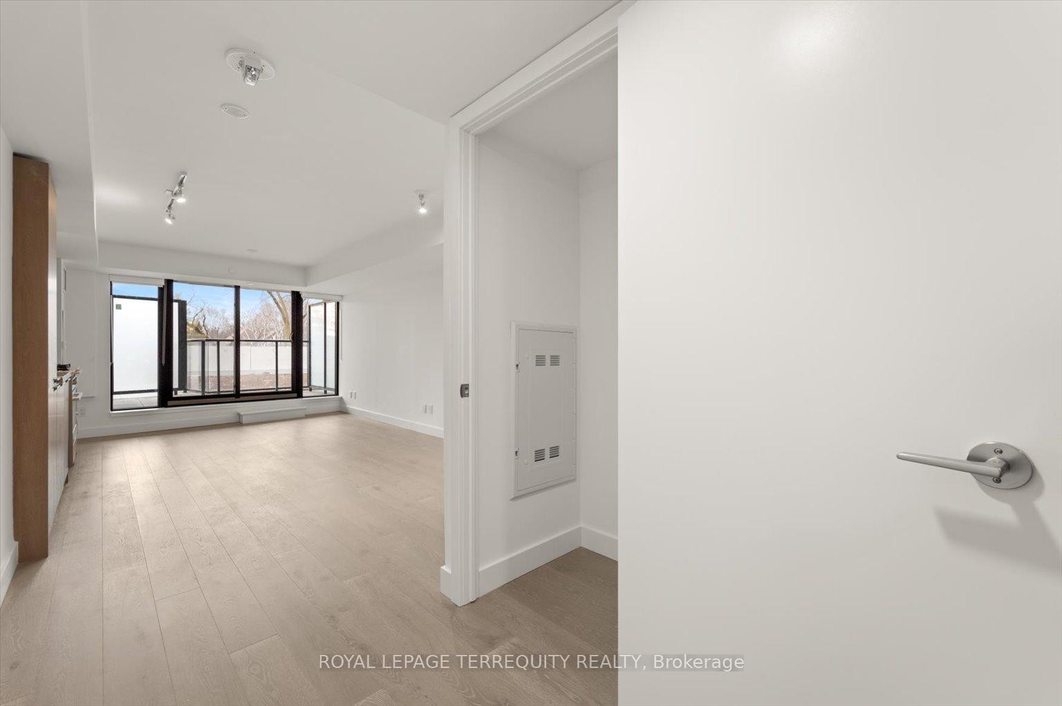 









160


Kingsway

Crescent, 219,
Toronto,




ON
M8X 0B5

