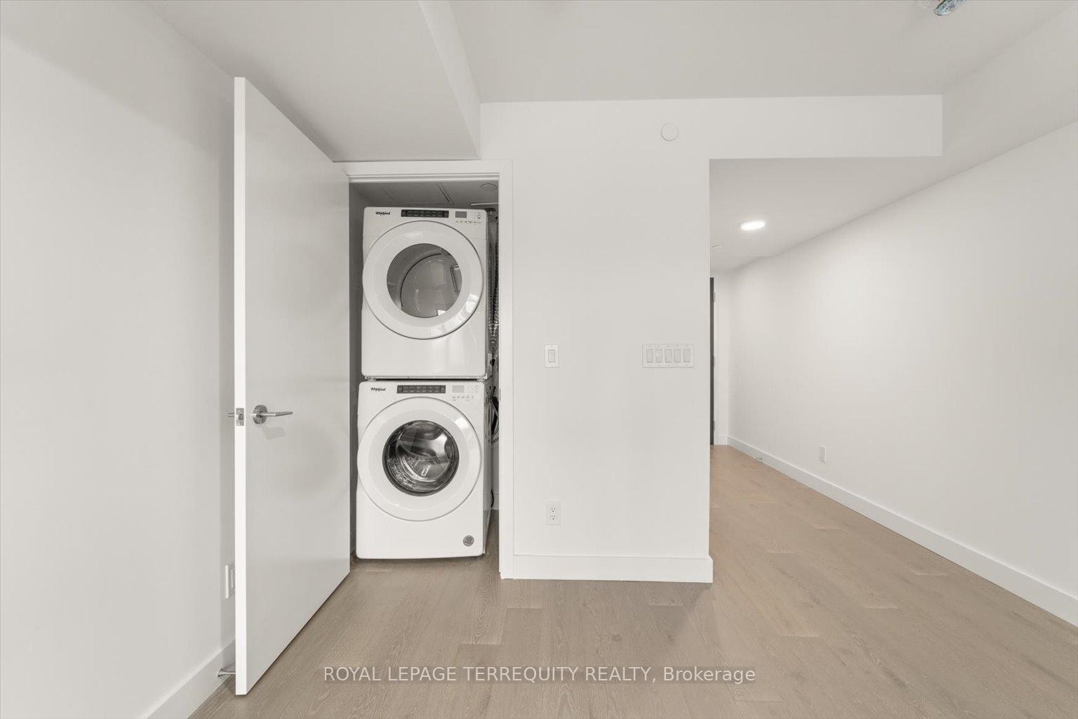 









160


Kingsway

Crescent, 219,
Toronto,




ON
M8X 0B5

