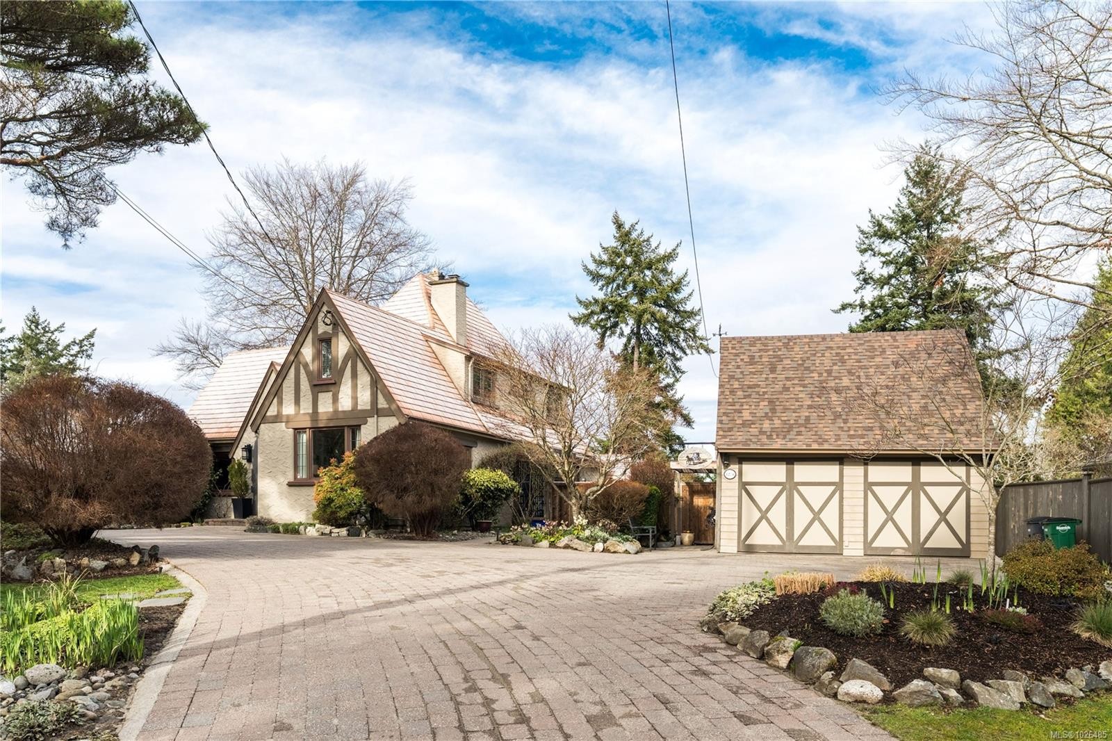 









1274


Tattersall

Dr,
Saanich,




BC
V8P 1Z4

