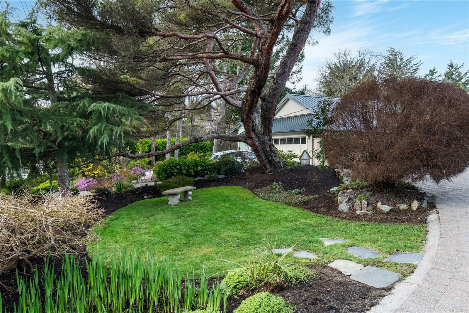 









1274


Tattersall

Dr,
Saanich,




BC
V8P 1Z4

