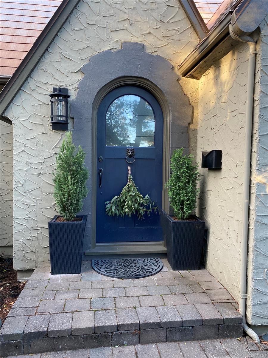 









1274


Tattersall

Dr,
Saanich,




BC
V8P 1Z4

