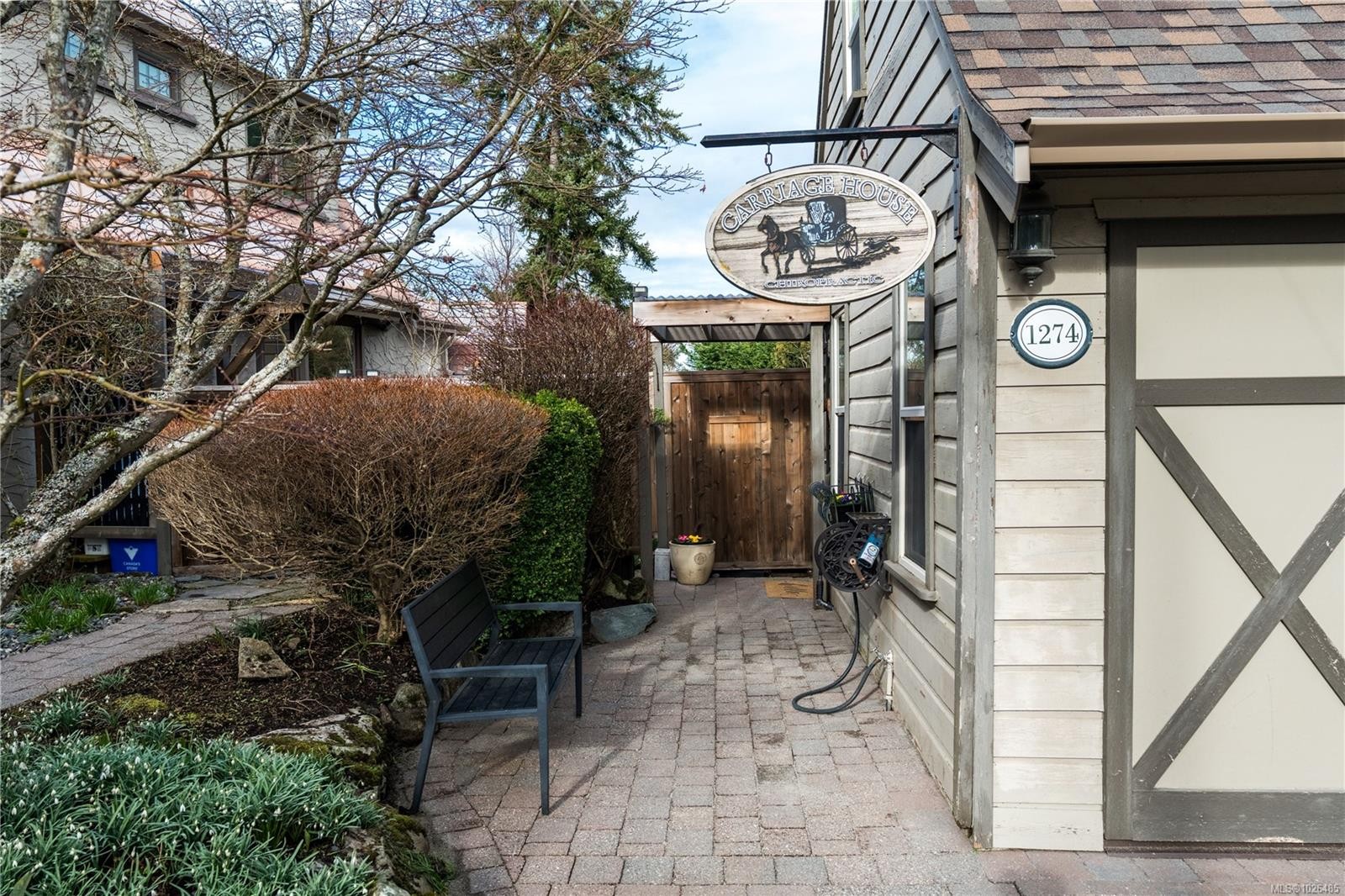 









1274


Tattersall

Dr,
Saanich,




BC
V8P 1Z4

