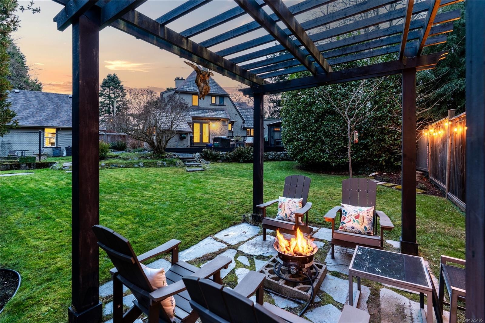 









1274


Tattersall

Dr,
Saanich,




BC
V8P 1Z4

