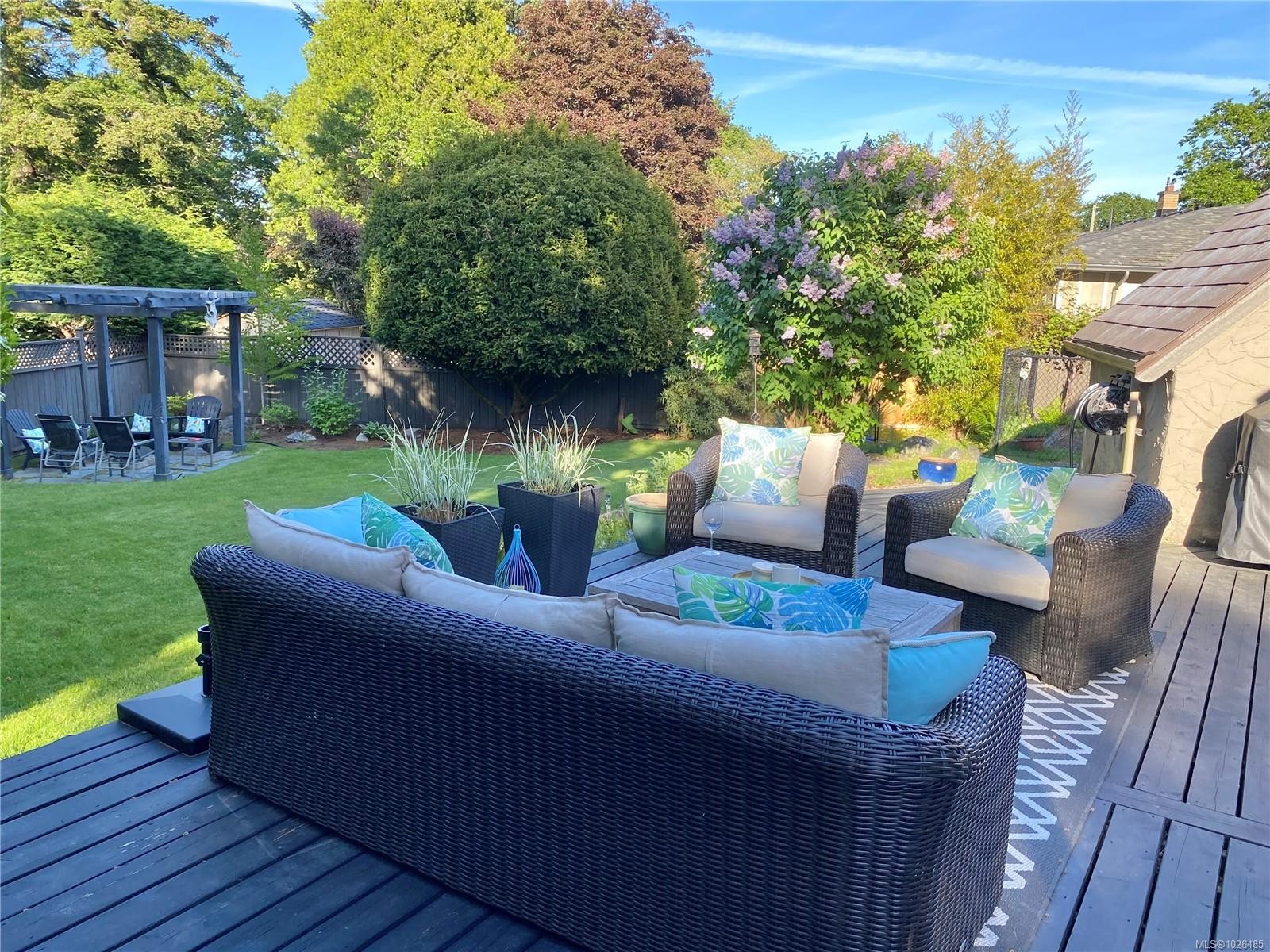 









1274


Tattersall

Dr,
Saanich,




BC
V8P 1Z4

