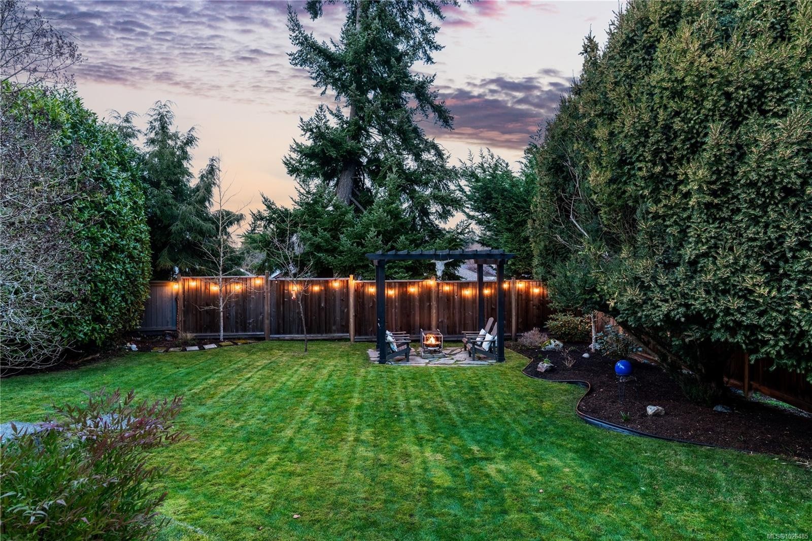 









1274


Tattersall

Dr,
Saanich,




BC
V8P 1Z4

