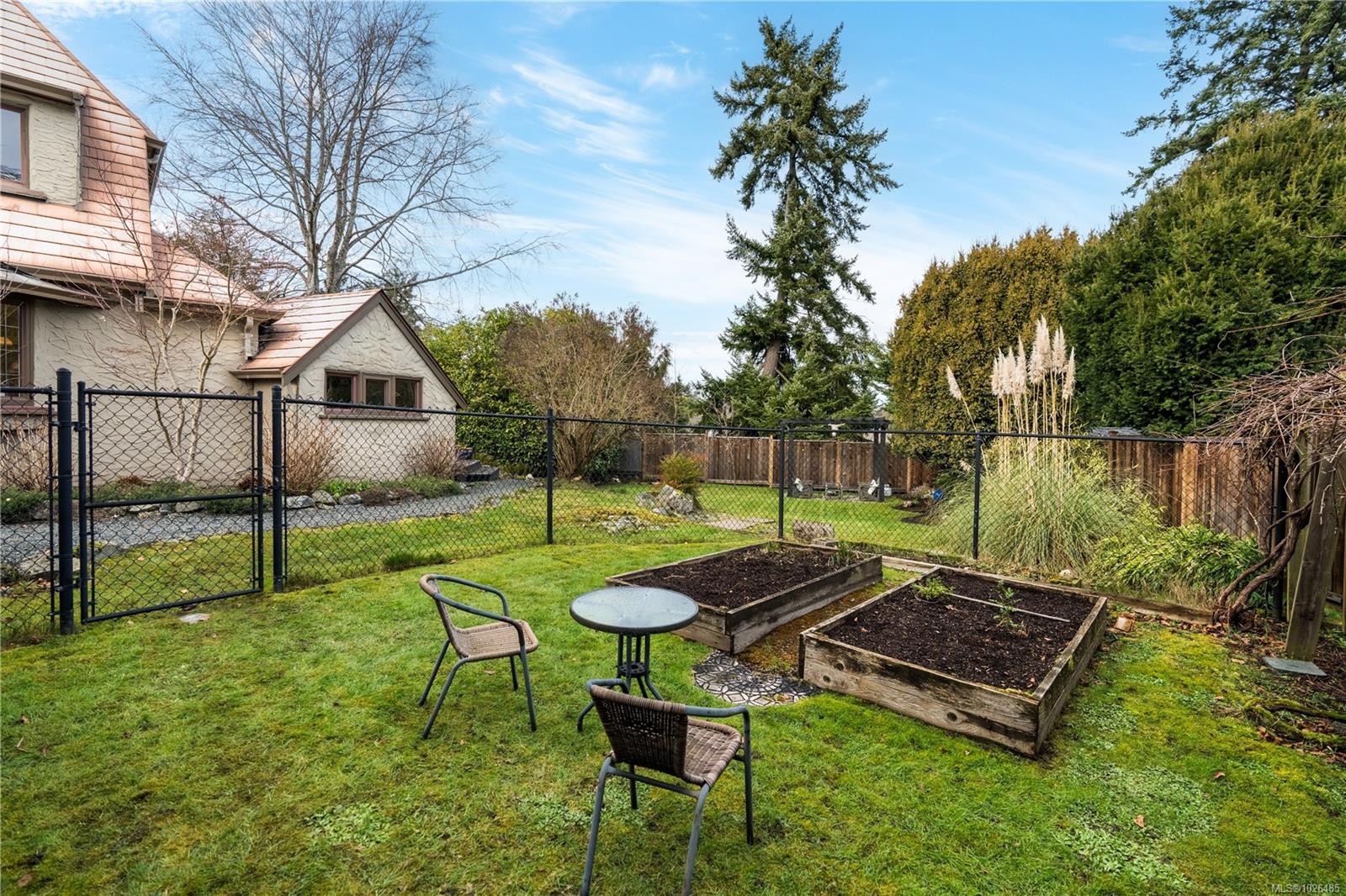 









1274


Tattersall

Dr,
Saanich,




BC
V8P 1Z4

