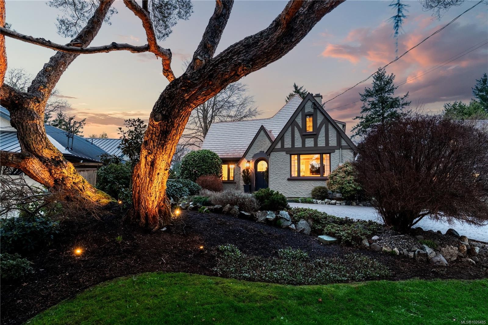 









1274


Tattersall

Dr,
Saanich,




BC
V8P 1Z4

