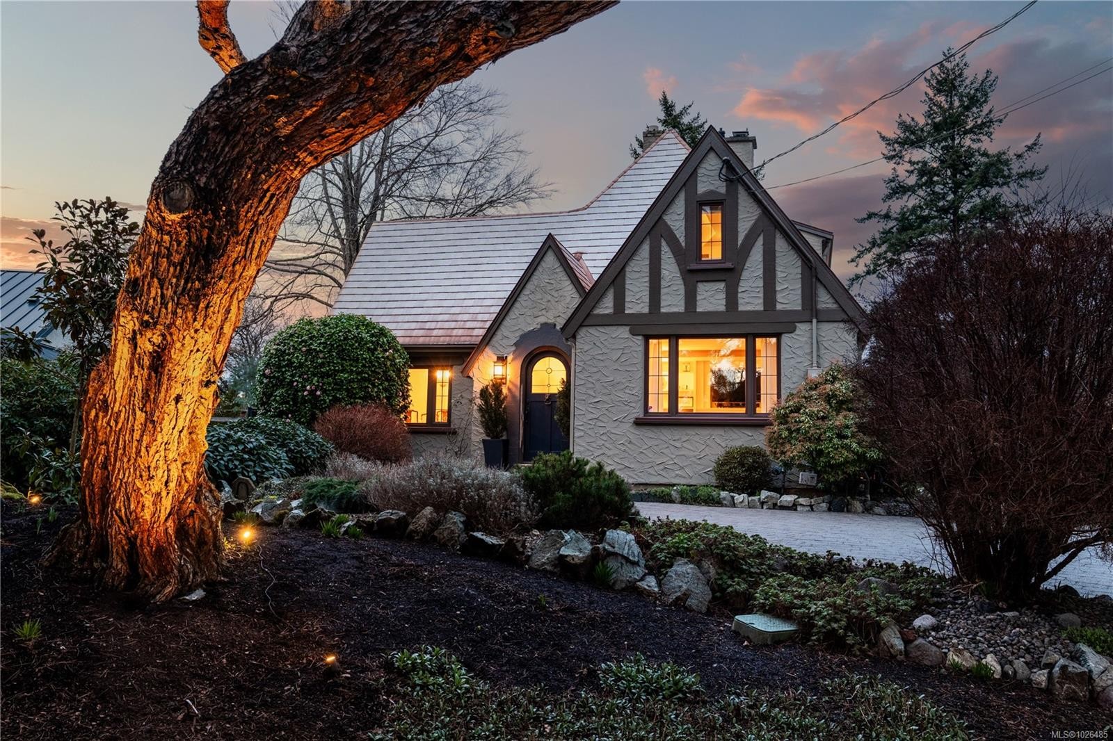 









1274


Tattersall

Dr,
Saanich,




BC
V8P 1Z4

