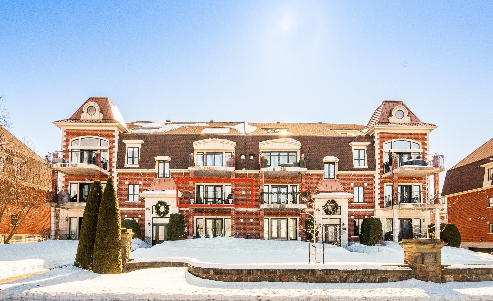 









1592


Av. Bourgogne

, 202,
Chambly,




QC
J3L1Y7

