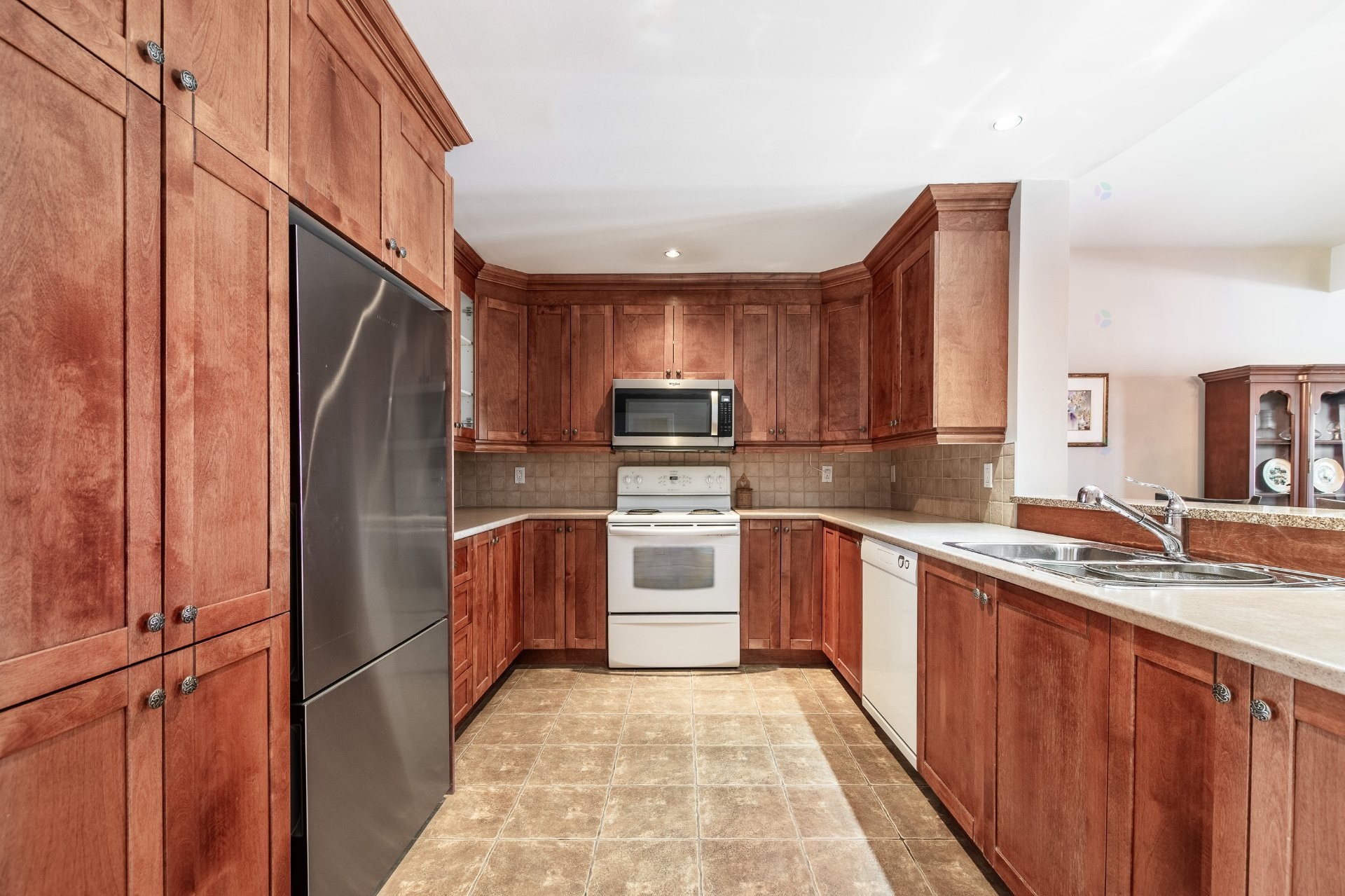 









1592


Av. Bourgogne

, 202,
Chambly,




QC
J3L1Y7

