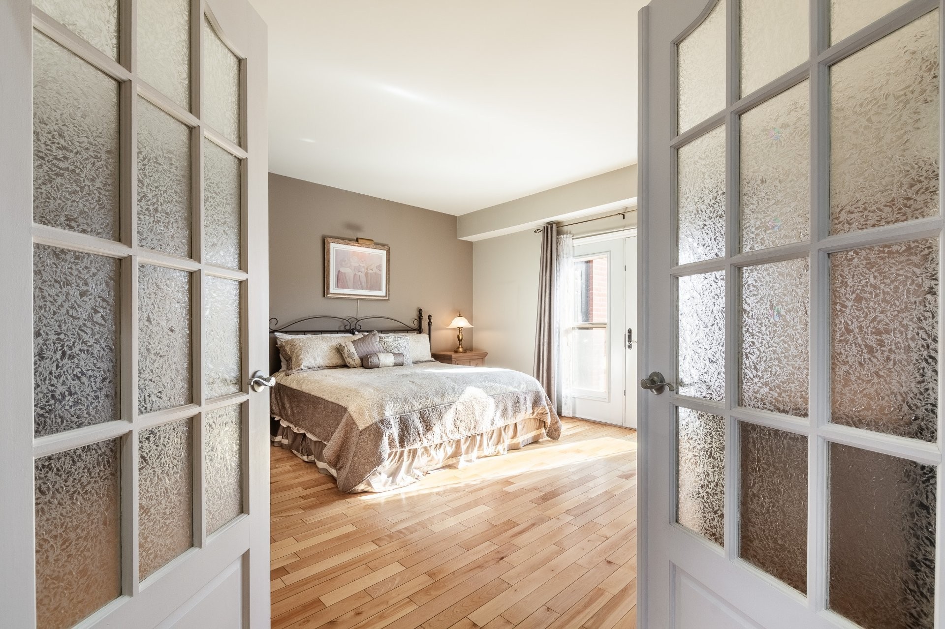 









1592


Av. Bourgogne

, 202,
Chambly,




QC
J3L1Y7

