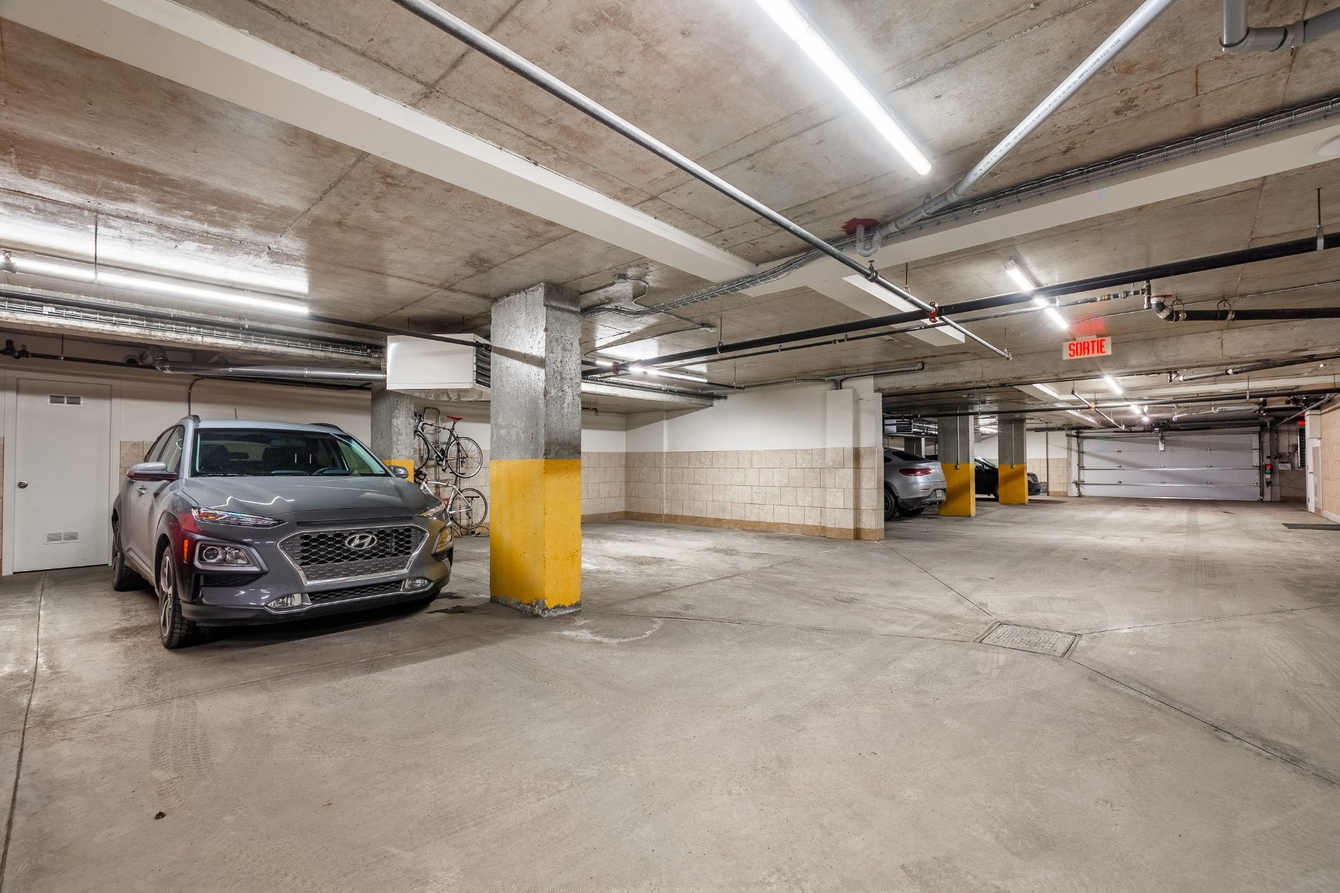 









1592


Av. Bourgogne

, 202,
Chambly,




QC
J3L1Y7

