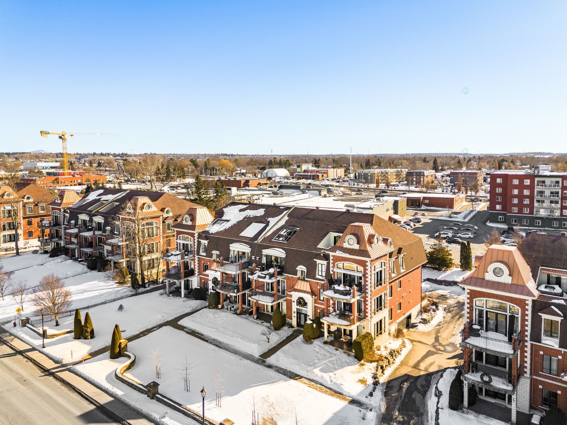 









1592


Av. Bourgogne

, 202,
Chambly,




QC
J3L1Y7

