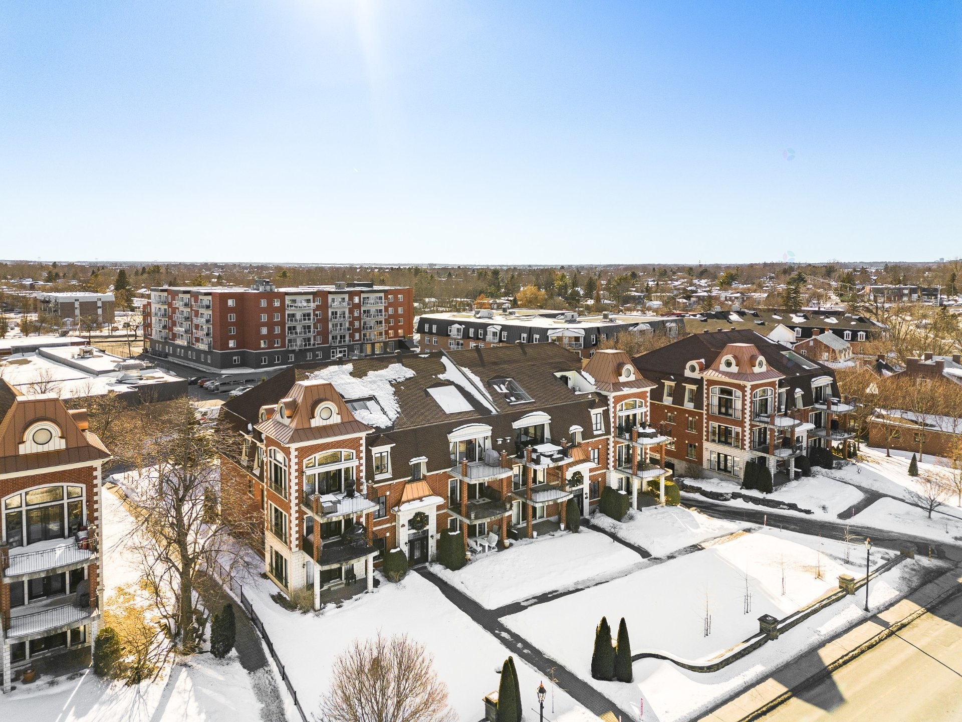 









1592


Av. Bourgogne

, 202,
Chambly,




QC
J3L1Y7

