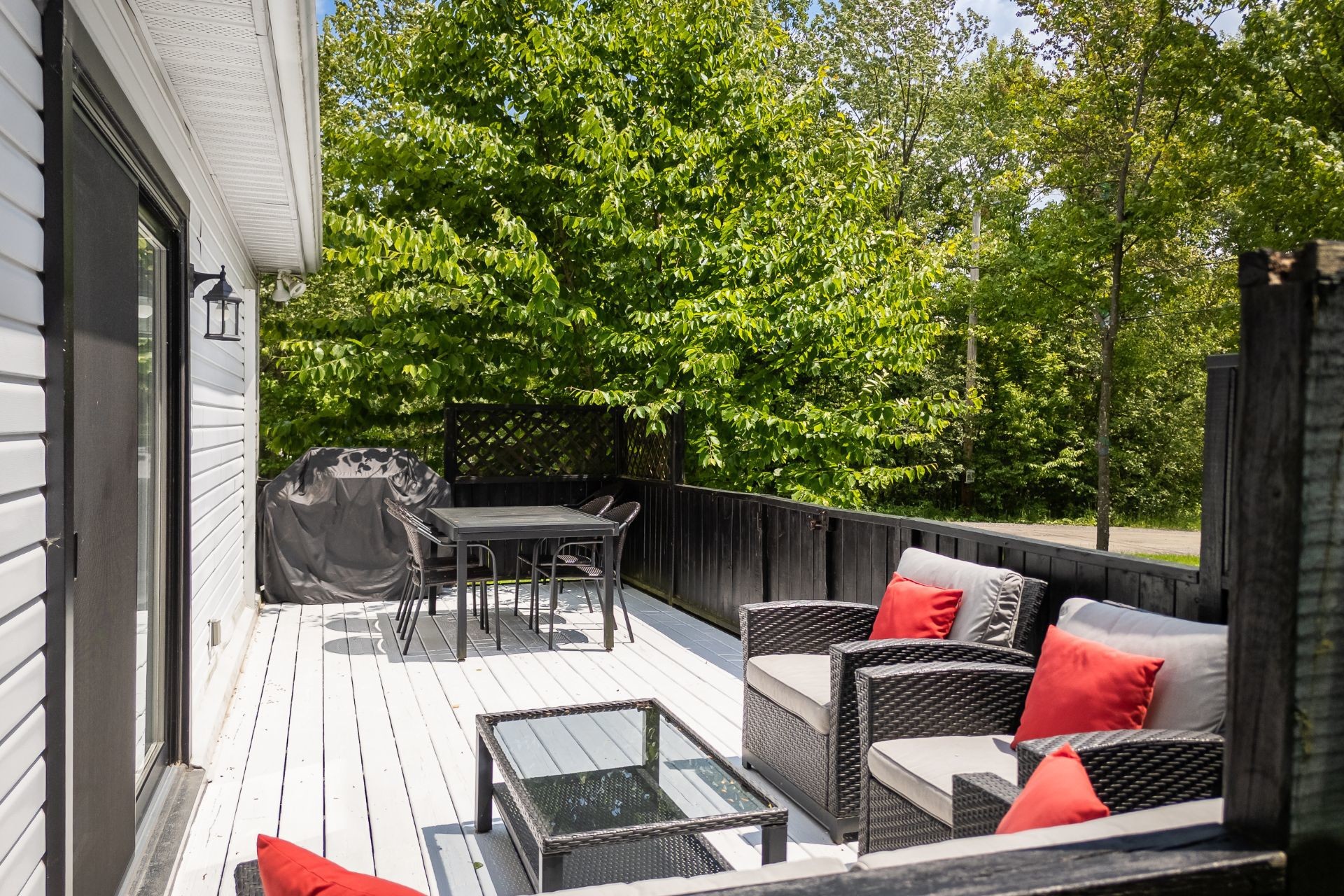 









28


Rue Willow

,
Lac-Brome,




QC
J0E1V0


