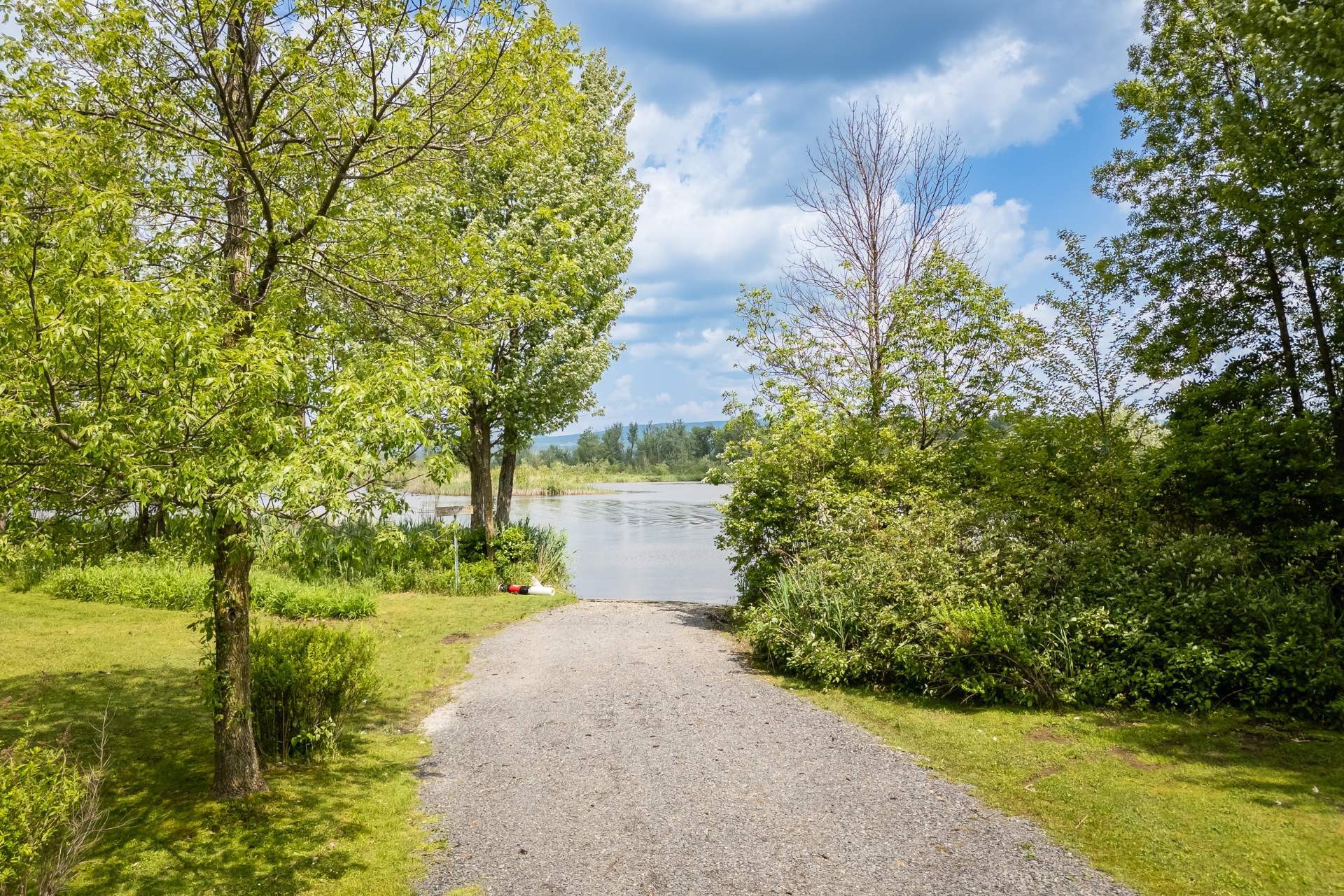 









28


Rue Willow

,
Lac-Brome,




QC
J0E1V0

