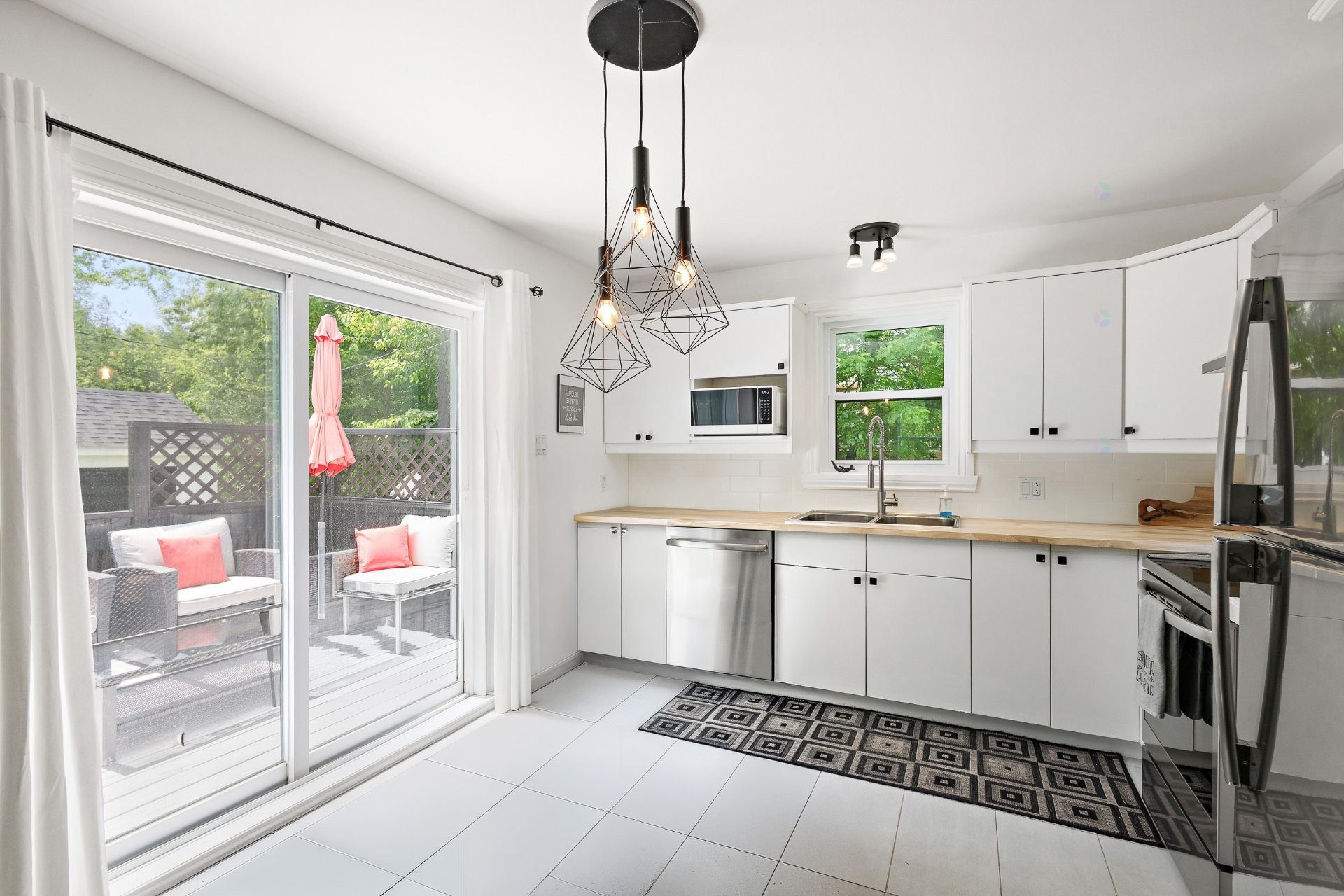 









28


Rue Willow

,
Lac-Brome,




QC
J0E1V0

