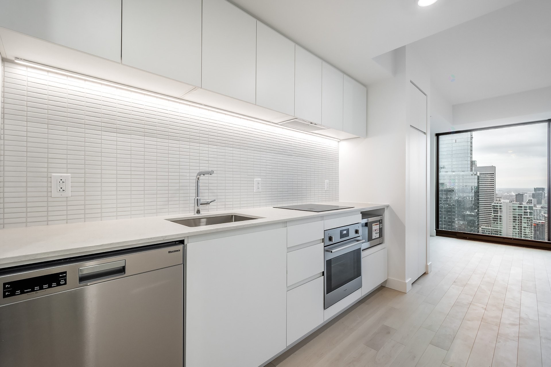 









1210


Rue Jeanne-Mance

, 4911,
Montréal (Ville-Marie),




QC
H2X1M1

