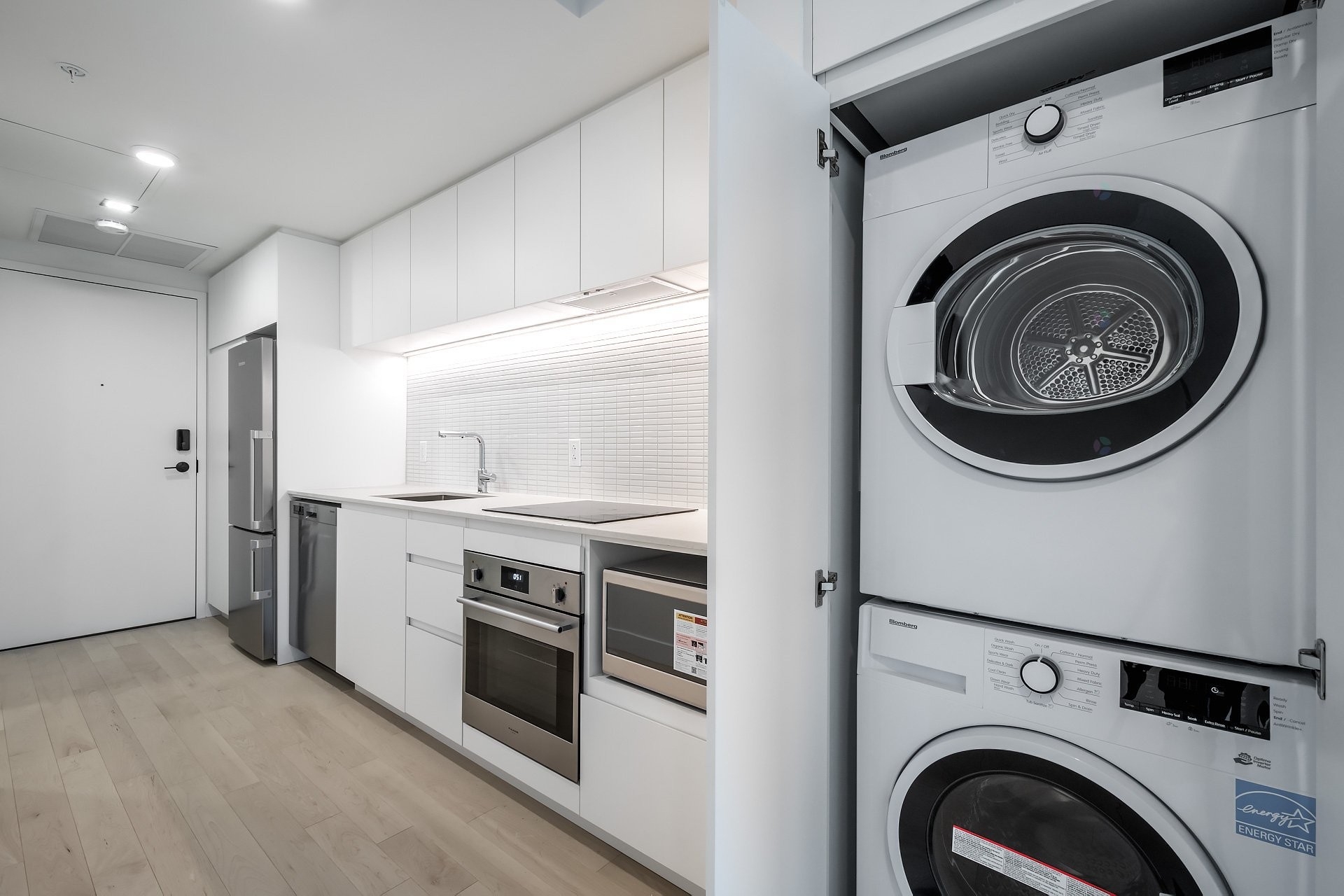 









1210


Rue Jeanne-Mance

, 4911,
Montréal (Ville-Marie),




QC
H2X1M1

