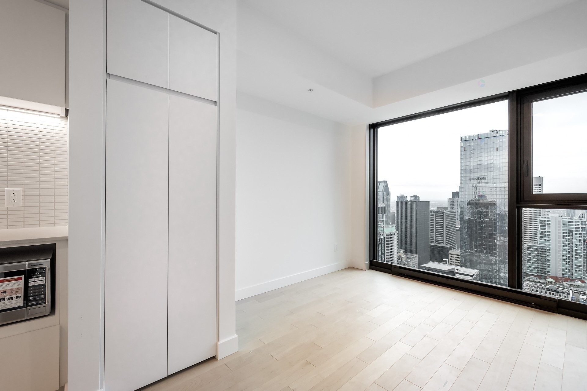 









1210


Rue Jeanne-Mance

, 4911,
Montréal (Ville-Marie),




QC
H2X1M1

