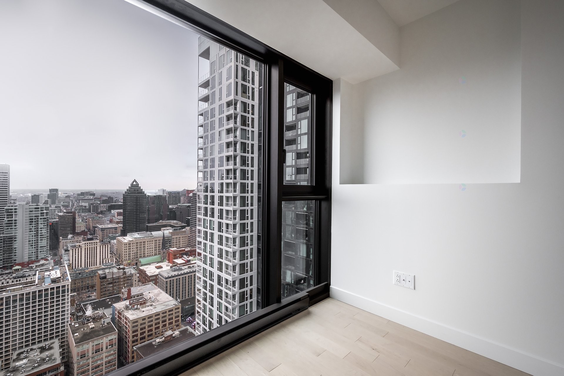 









1210


Rue Jeanne-Mance

, 4911,
Montréal (Ville-Marie),




QC
H2X1M1

