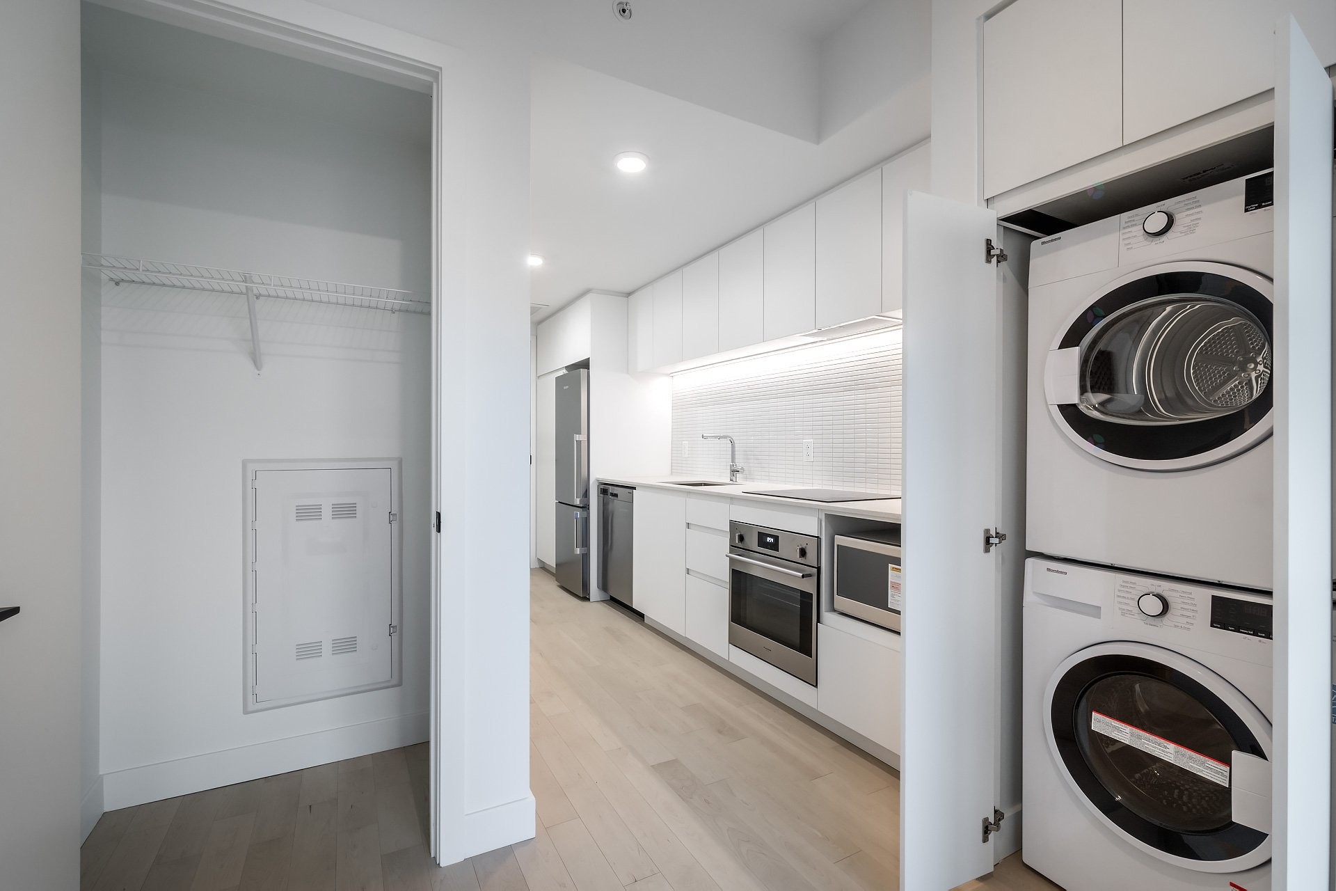 









1210


Rue Jeanne-Mance

, 4911,
Montréal (Ville-Marie),




QC
H2X1M1

