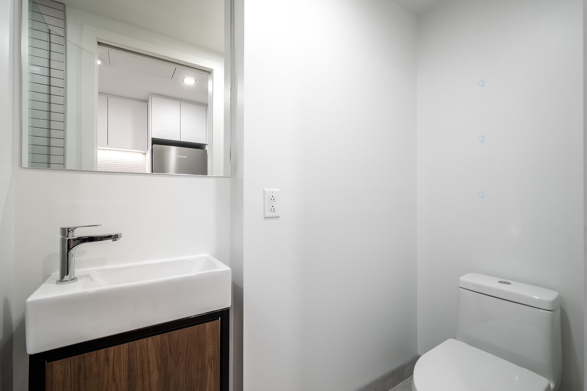 









1210


Rue Jeanne-Mance

, 4911,
Montréal (Ville-Marie),




QC
H2X1M1

