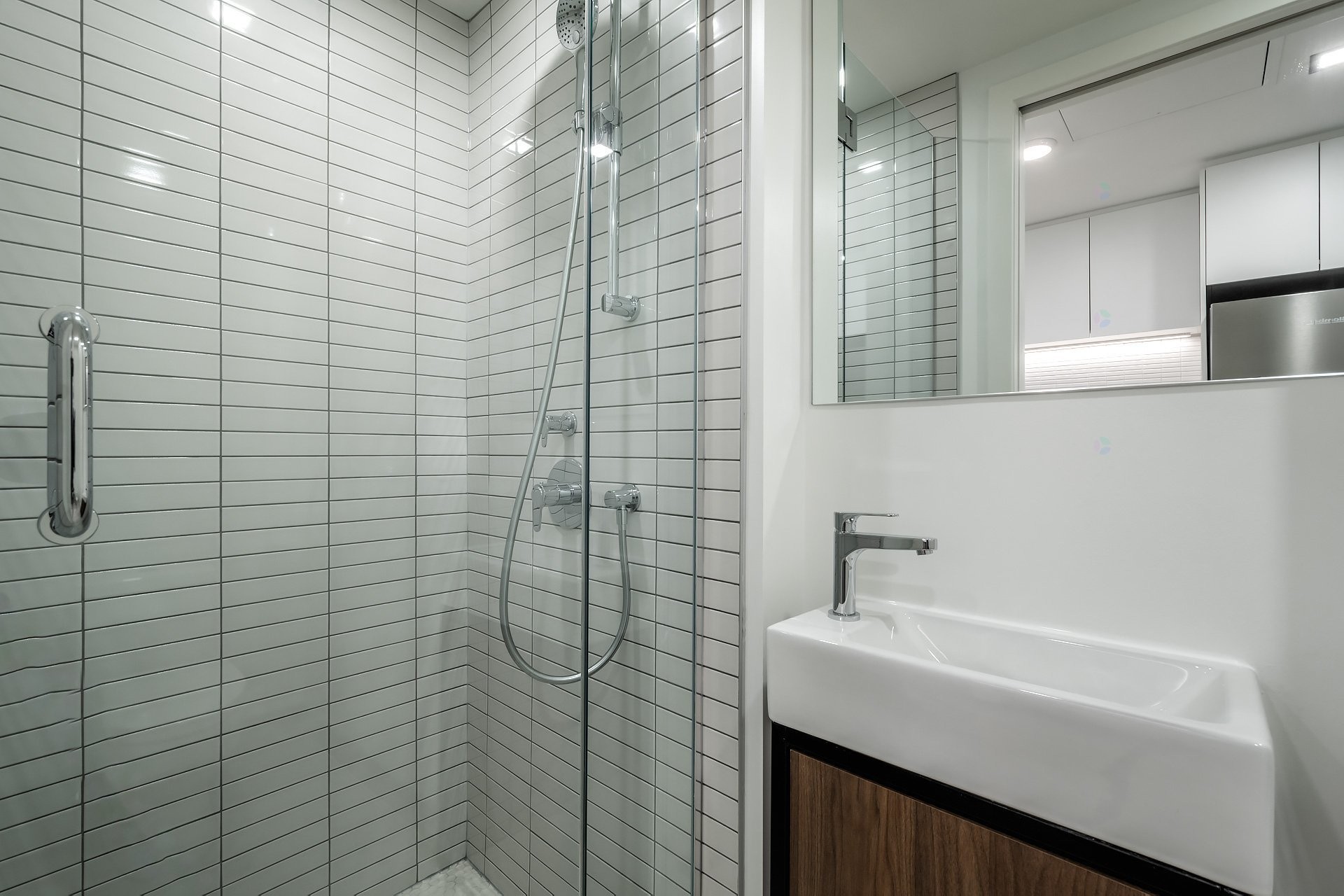 









1210


Rue Jeanne-Mance

, 4911,
Montréal (Ville-Marie),




QC
H2X1M1

