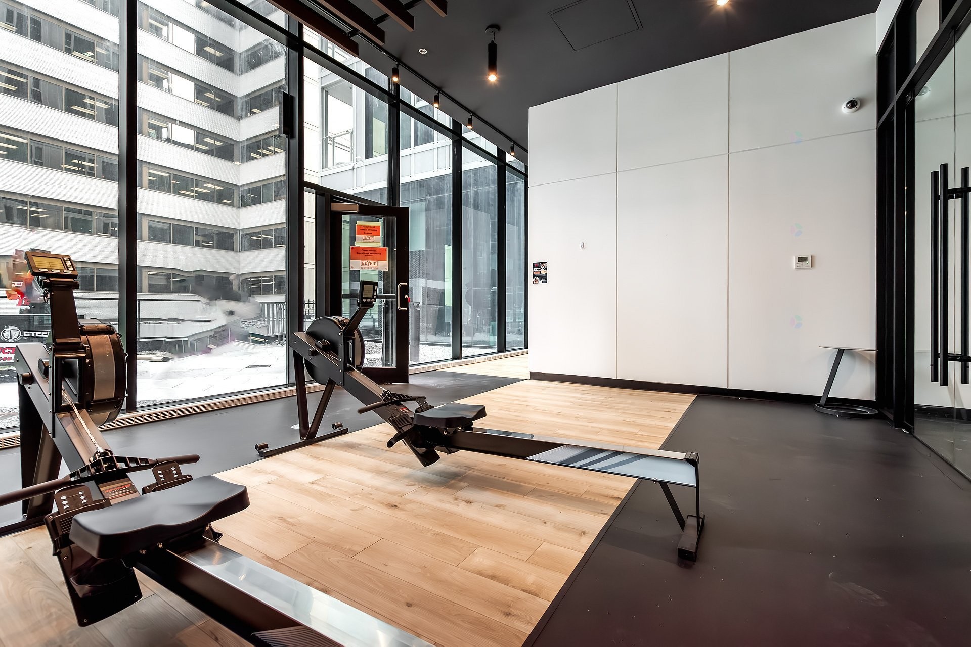 









1210


Rue Jeanne-Mance

, 4911,
Montréal (Ville-Marie),




QC
H2X1M1

