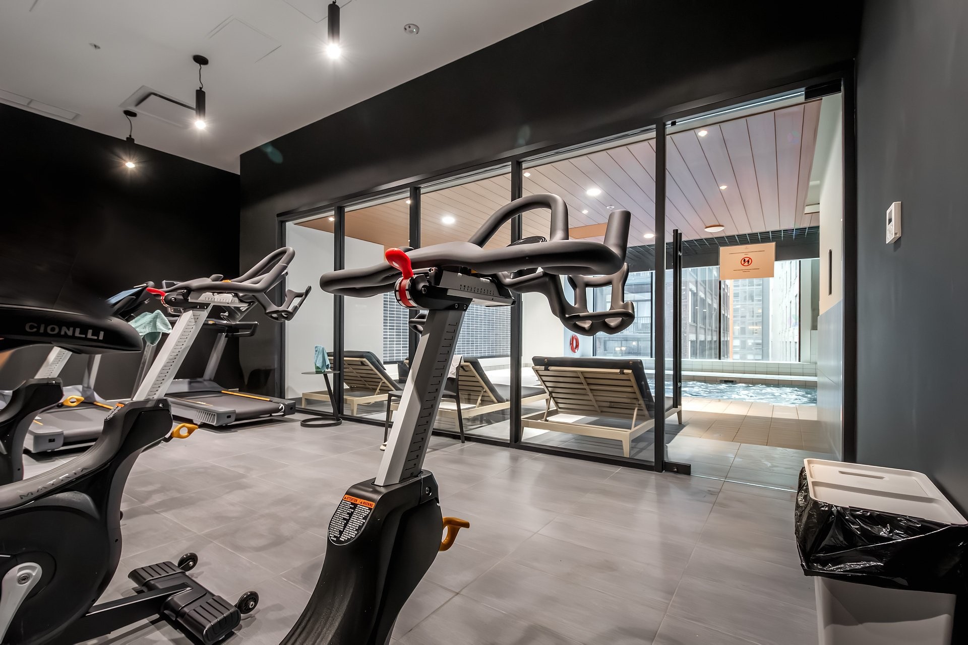 









1210


Rue Jeanne-Mance

, 4911,
Montréal (Ville-Marie),




QC
H2X1M1

