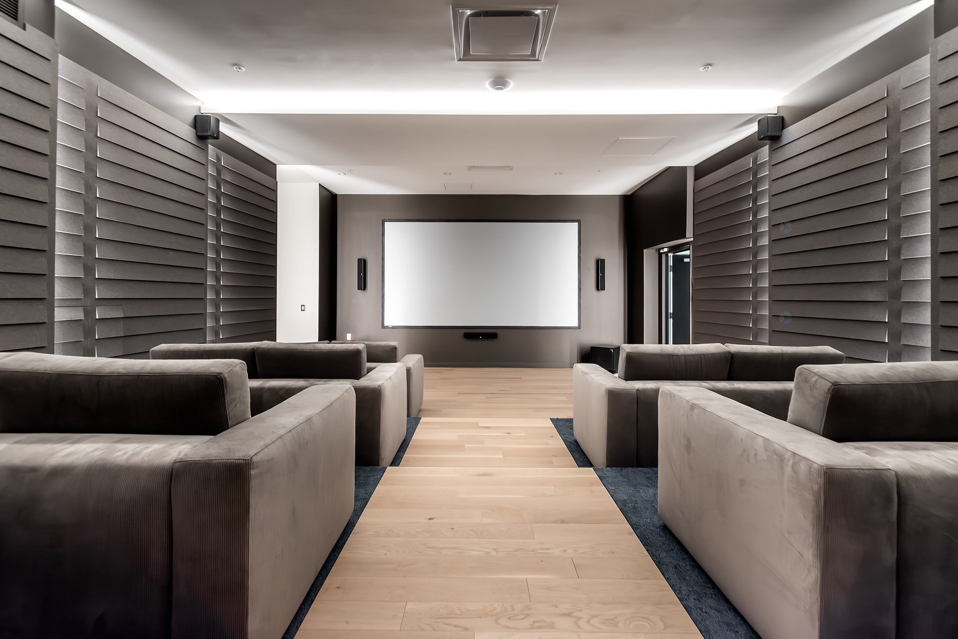 









1210


Rue Jeanne-Mance

, 4911,
Montréal (Ville-Marie),




QC
H2X1M1

