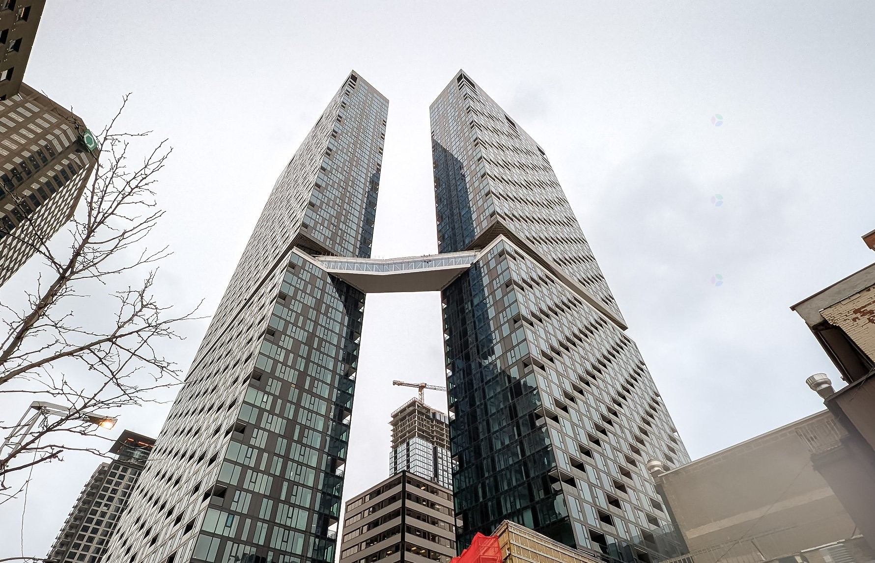 









1210


Rue Jeanne-Mance

, 4911,
Montréal (Ville-Marie),




QC
H2X1M1

