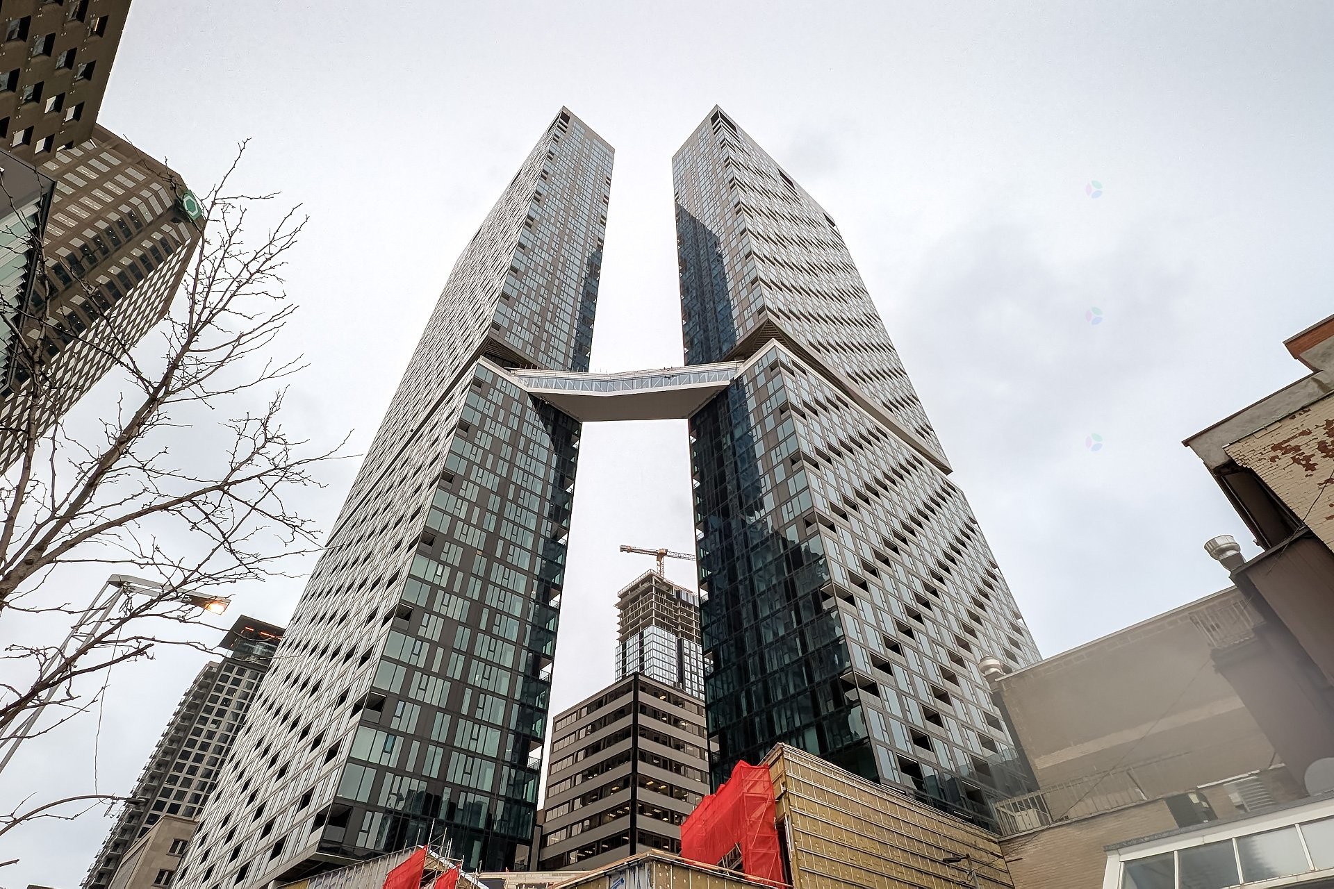 









1210


Rue Jeanne-Mance

, 4911,
Montréal (Ville-Marie),




QC
H2X1M1

