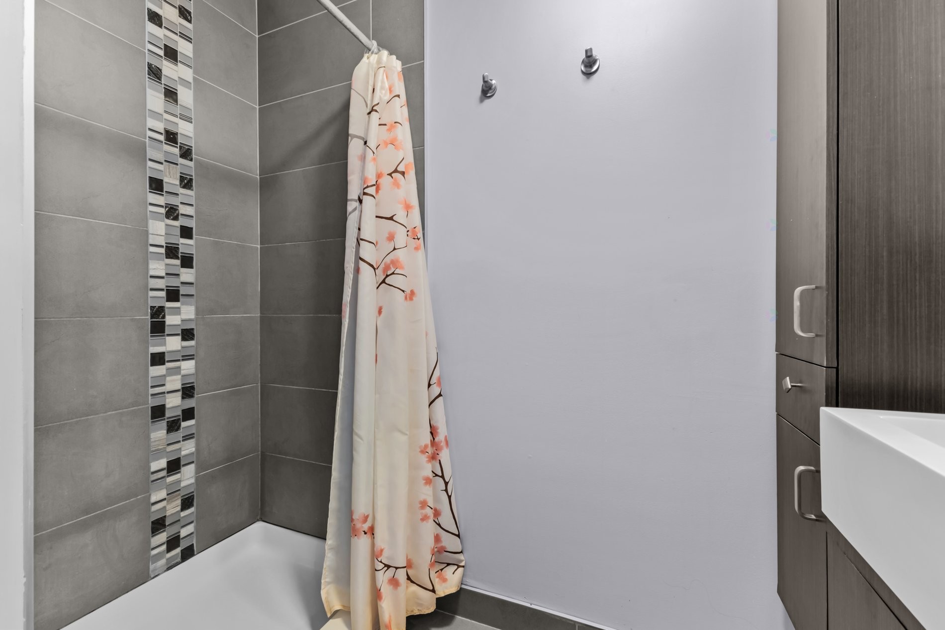 









1814

 - 1816


Av. Laurier E.

,
Montréal (Le Plateau-Mont-Royal),




QC
H2H1B2

