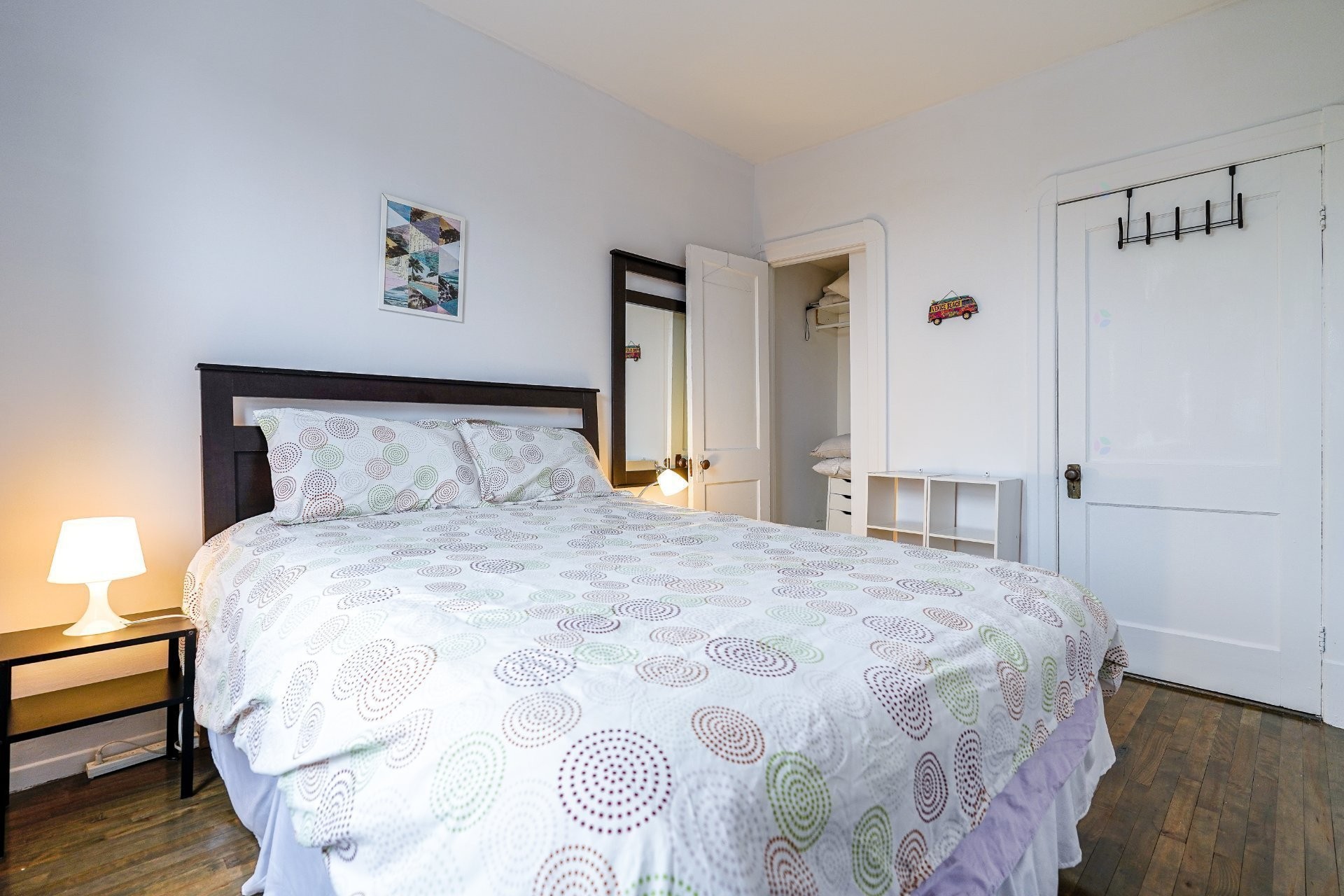 









1814

 - 1816


Av. Laurier E.

,
Montréal (Le Plateau-Mont-Royal),




QC
H2H1B2

