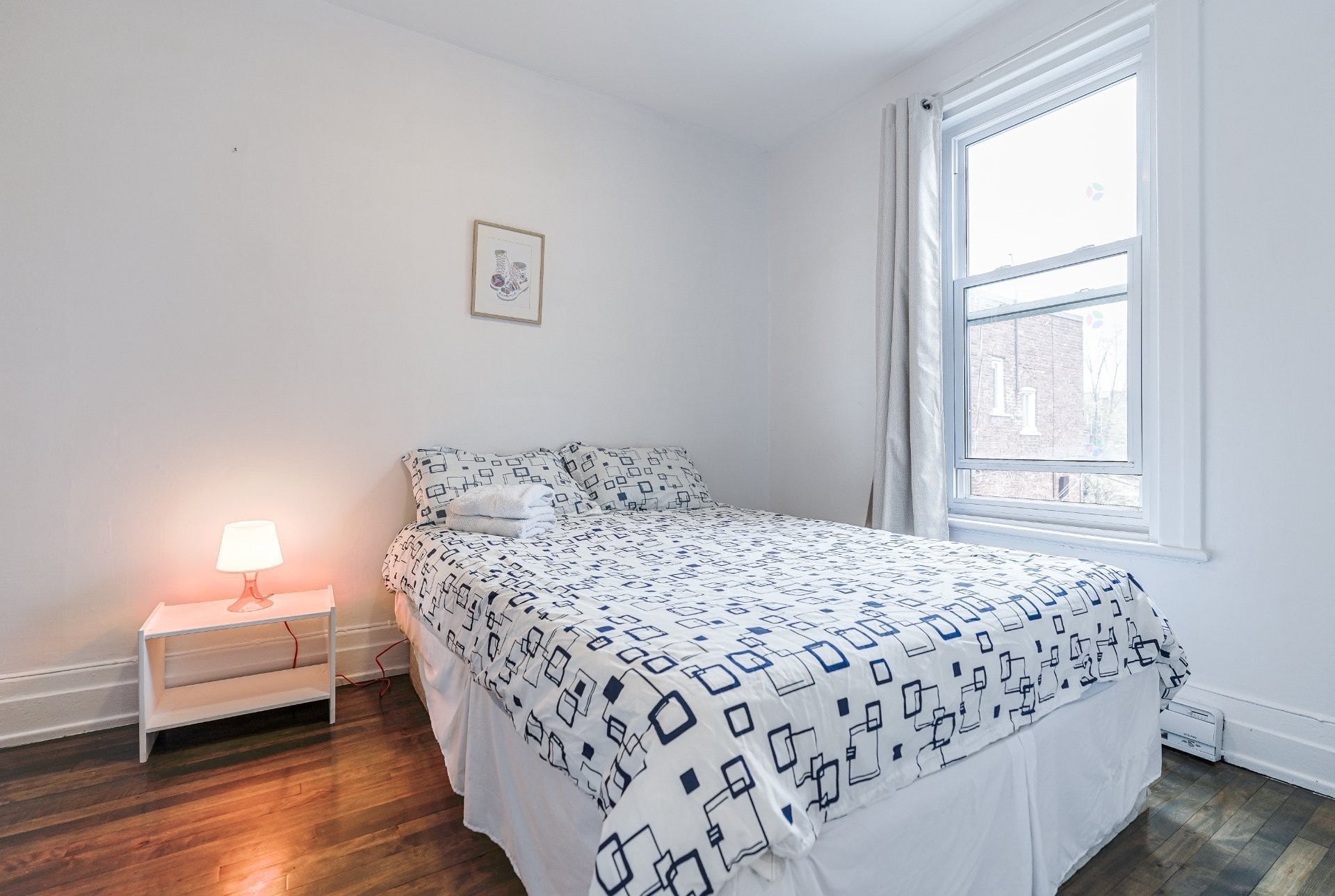 









1814

 - 1816


Av. Laurier E.

,
Montréal (Le Plateau-Mont-Royal),




QC
H2H1B2

