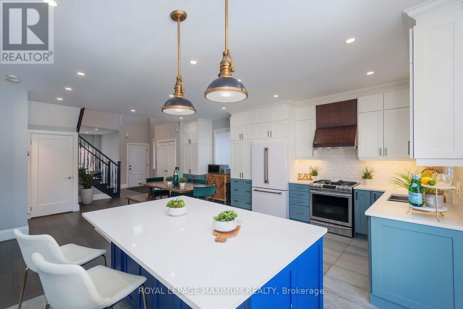 












26 MARBELLA ROAD

,
Vaughan,




Ontario
L4H1M2

