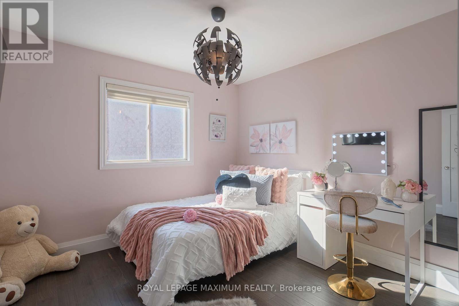 












26 MARBELLA ROAD

,
Vaughan,




Ontario
L4H1M2

